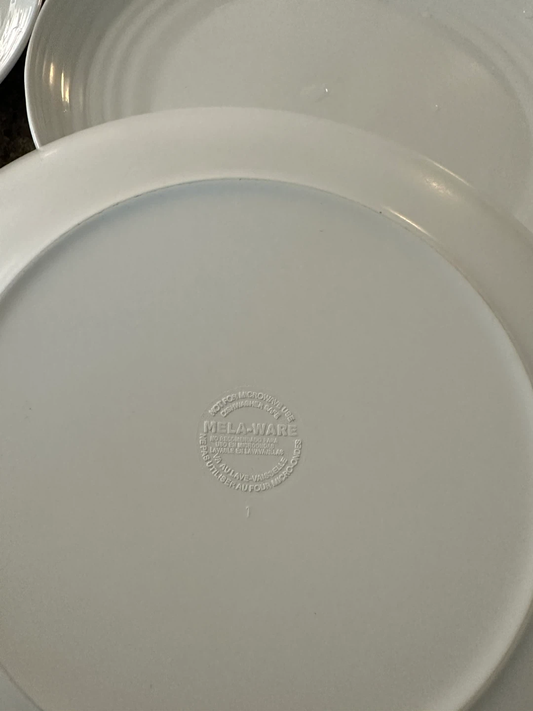 Set of 4 White Mela-Ware Dinner Plates - photo 3