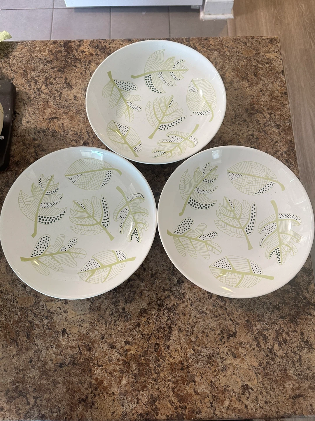 IKEA 3 x Serving Bowls Leaf Pattern