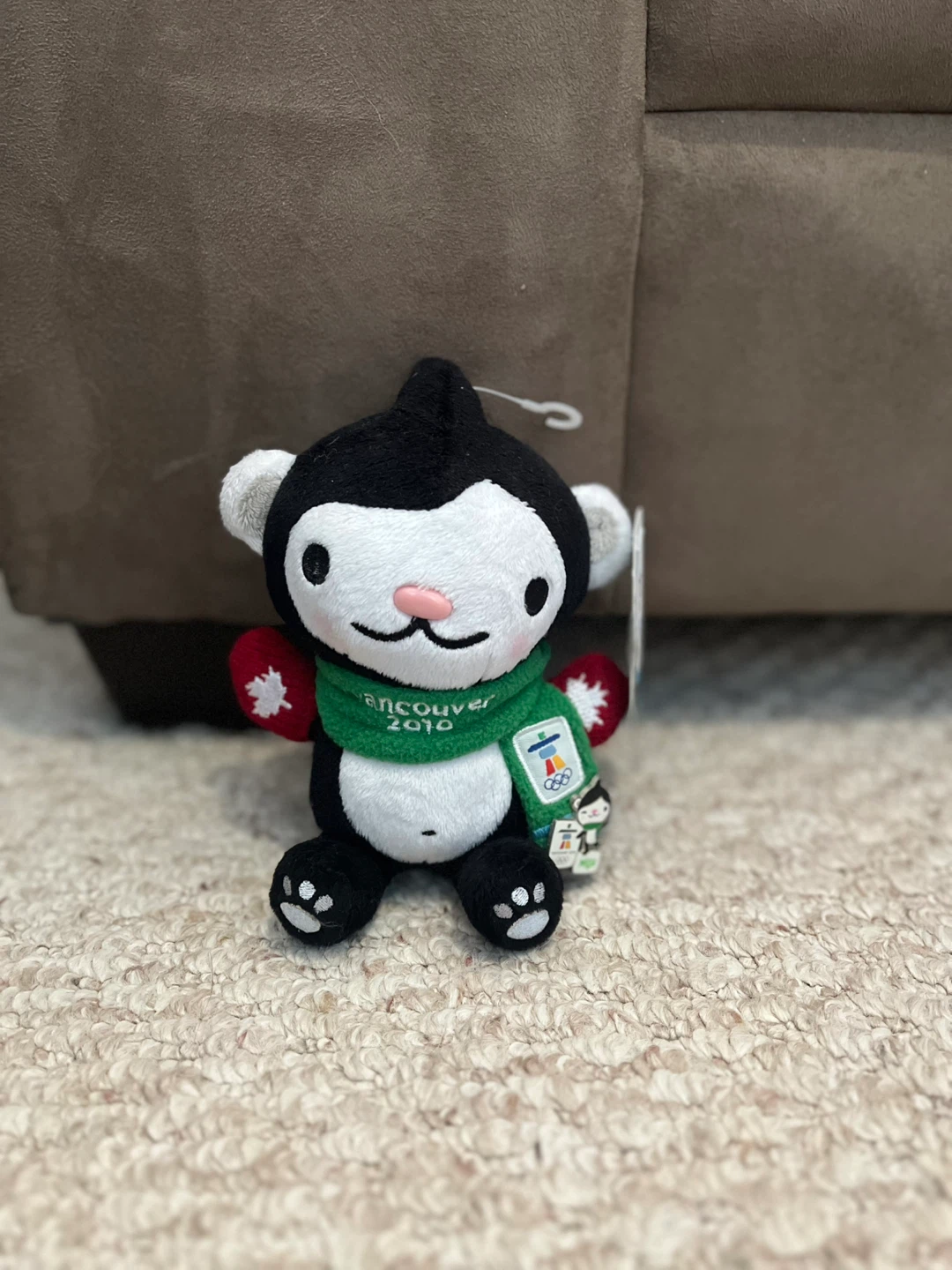 Vancouver 2010 Olympic Mascot Plush Toys (Sumi & Miga)