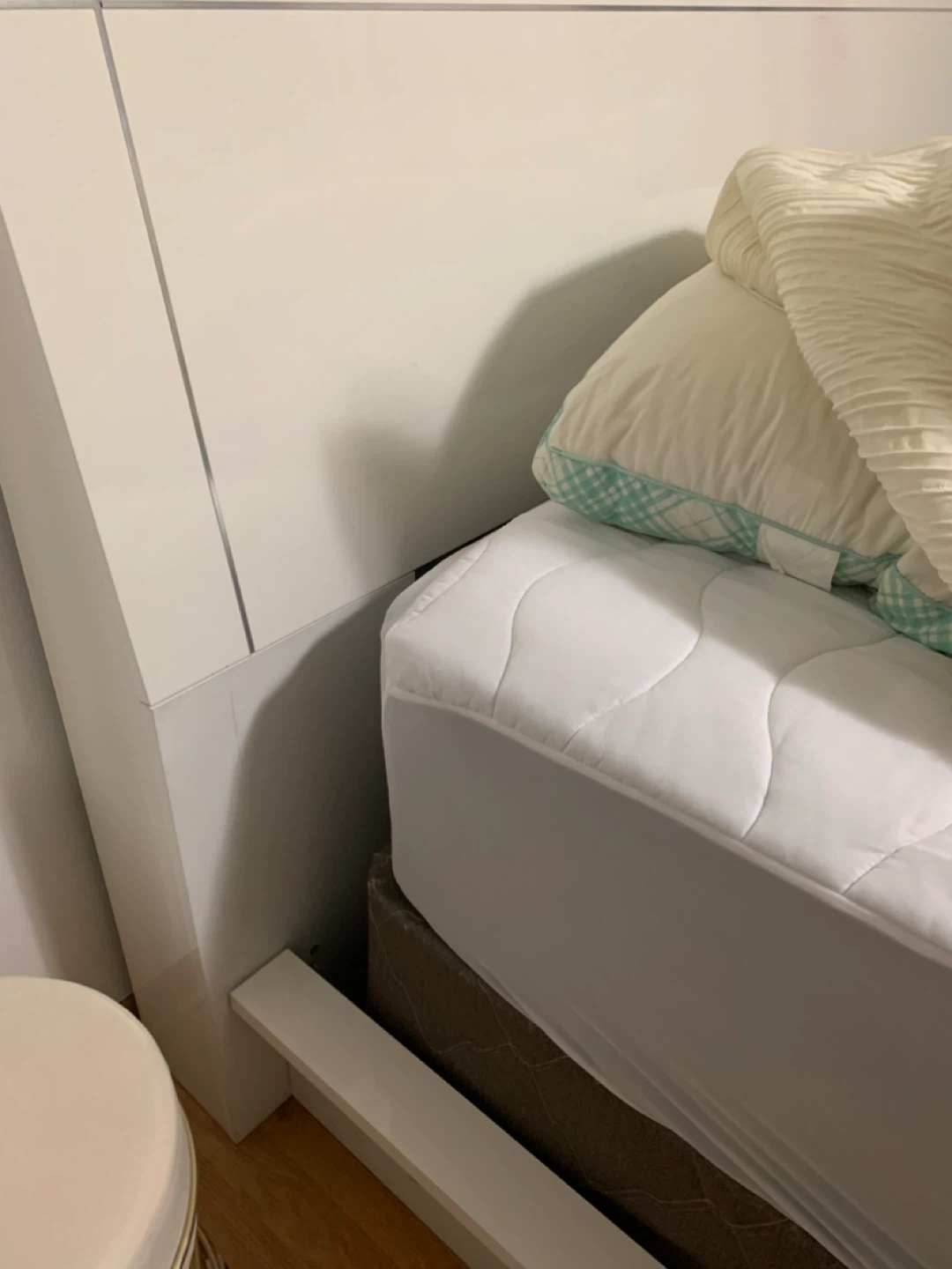 White Platform Bed Frame with Headboard , dresser with mirror - photo 5