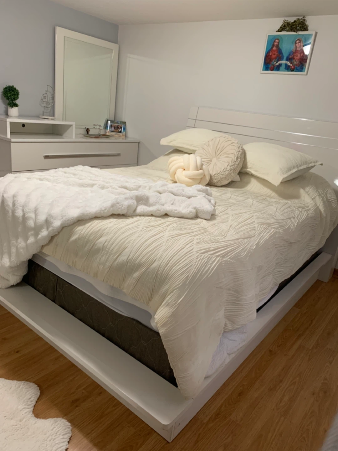 White Platform Bed Frame with Headboard , dresser with mirror - photo 3