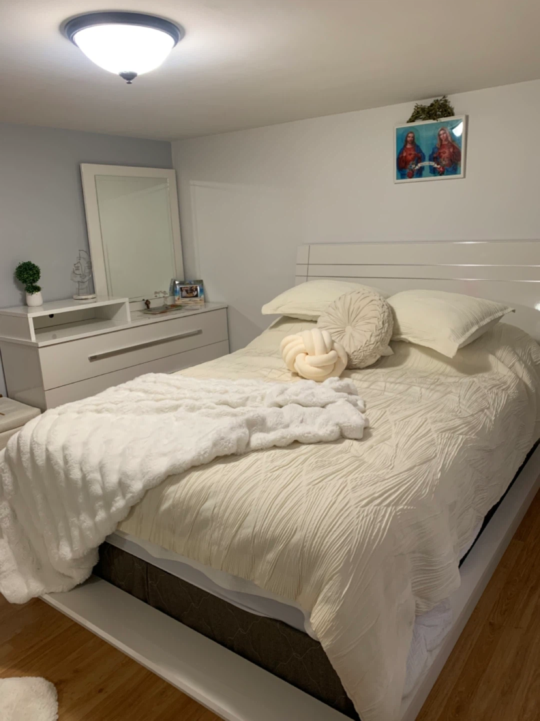 White Platform Bed Frame with Headboard , dresser with mirror