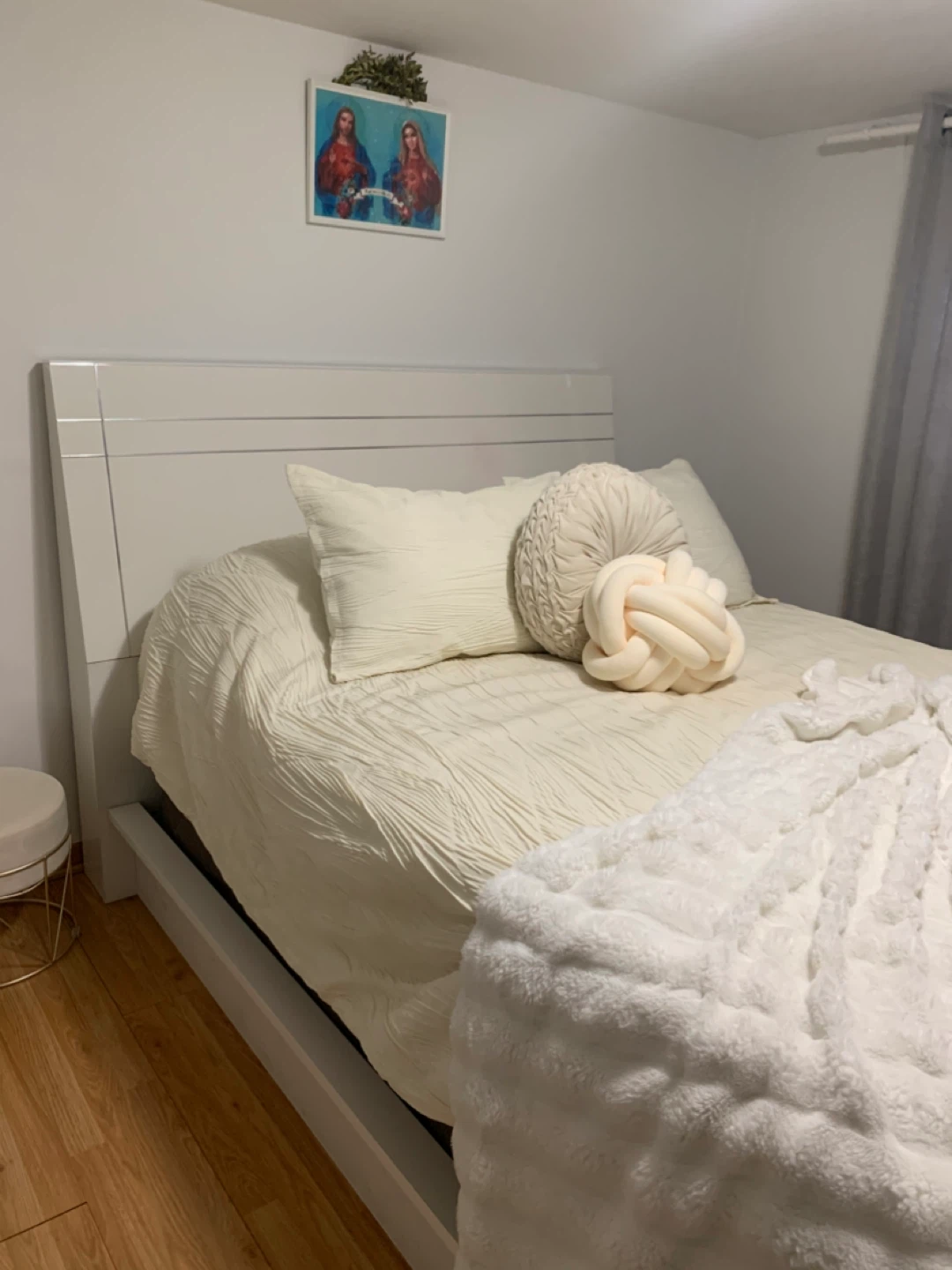 White Platform Bed Frame with Headboard , dresser with mirror - photo 4