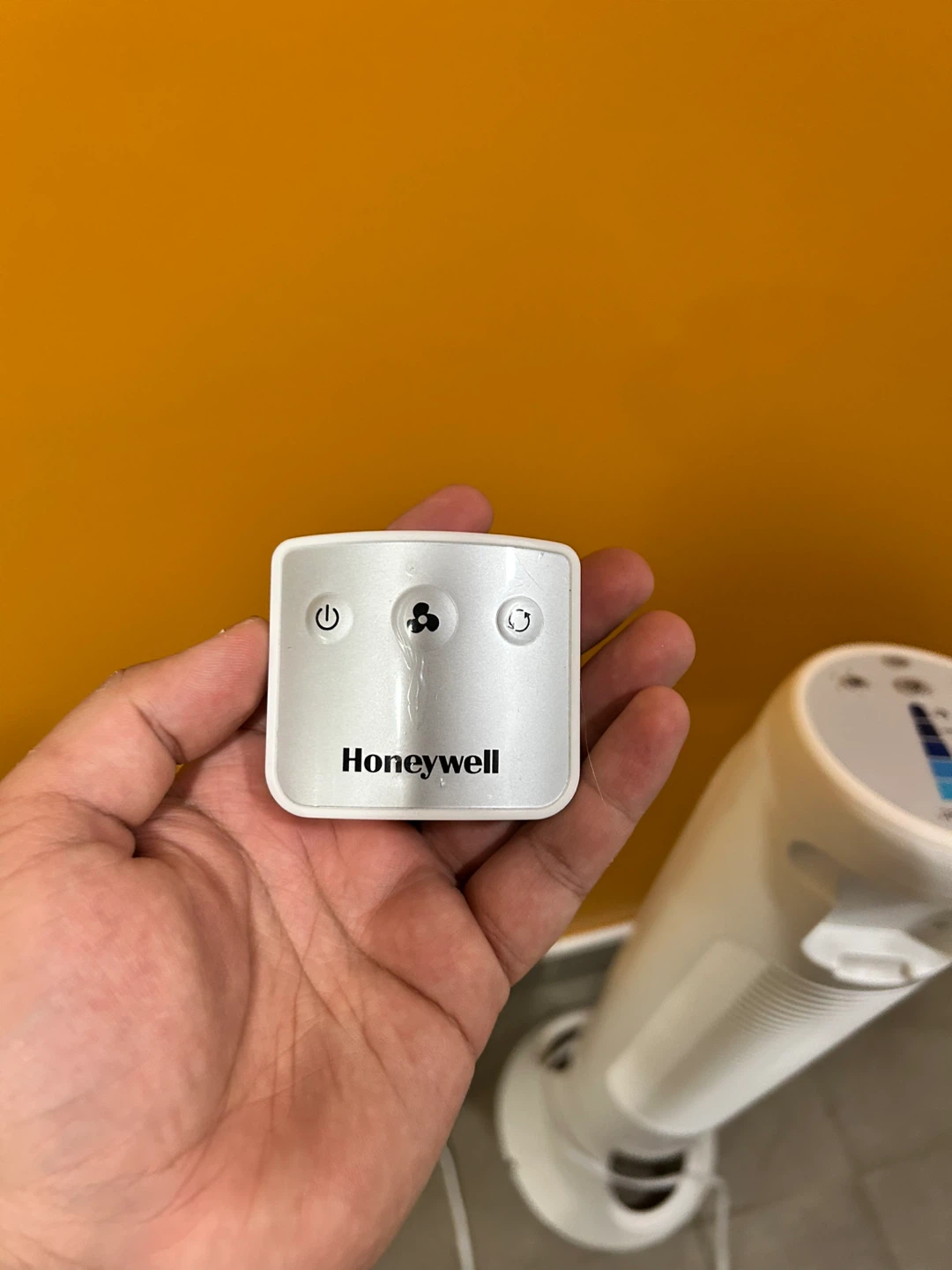 Honeywell QuietSet Tower Fan - photo 5