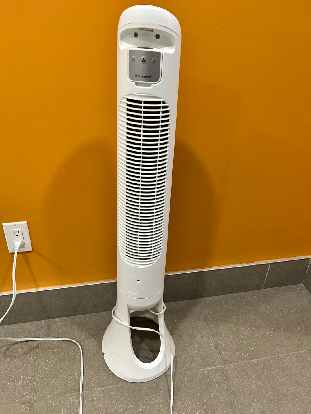 Honeywell QuietSet Tower Fan - photo 4