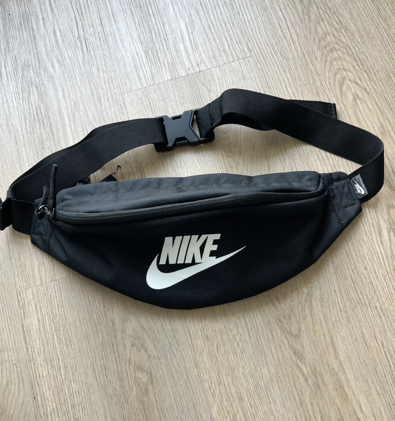 Nike Heritage Black Fanny Pack/ Waistpack -Unisex New - photo 3