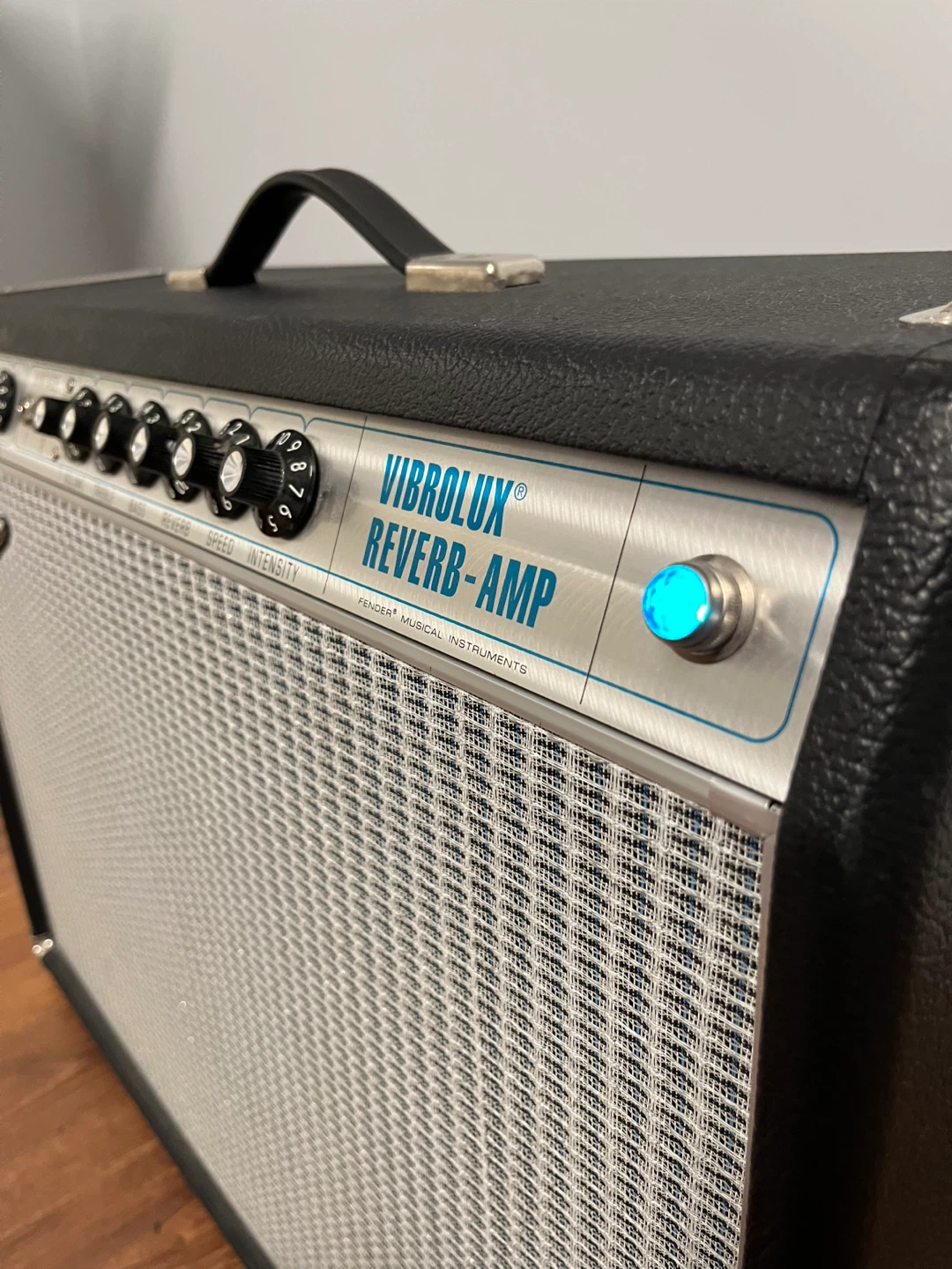 Fender 68 Vibrolux Reverb-Amp Guitar Amplifier - photo 4