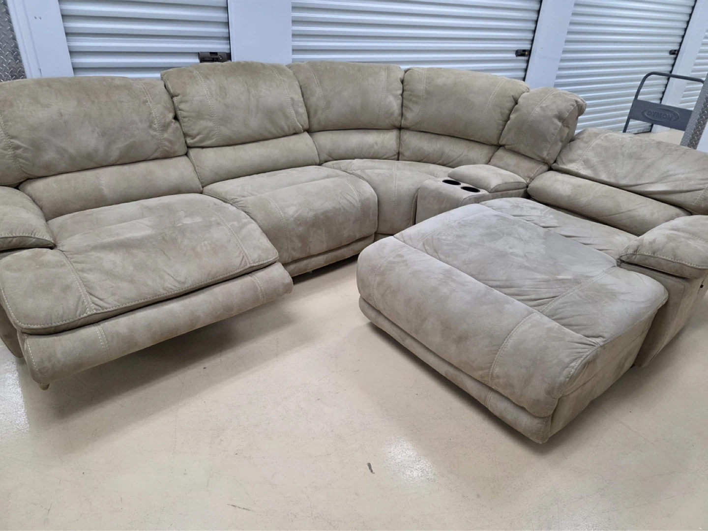 Sectional Reclining Sofa with Cup Holders - photo 2