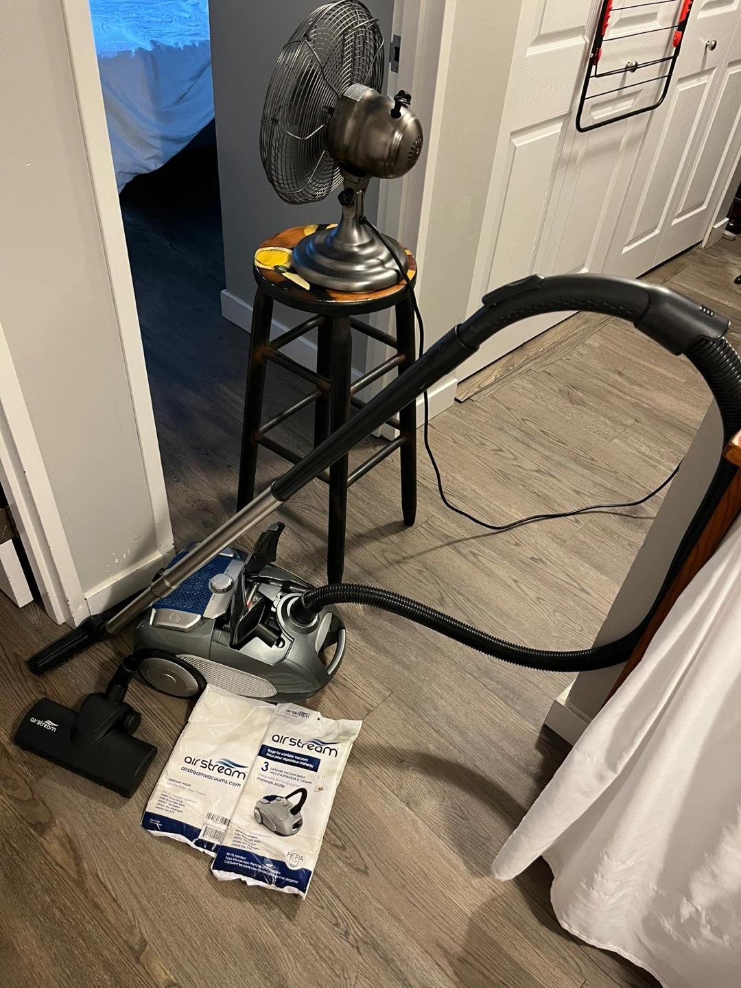 Airstream Bagged Canister Vacuum Cleaner - photo 3