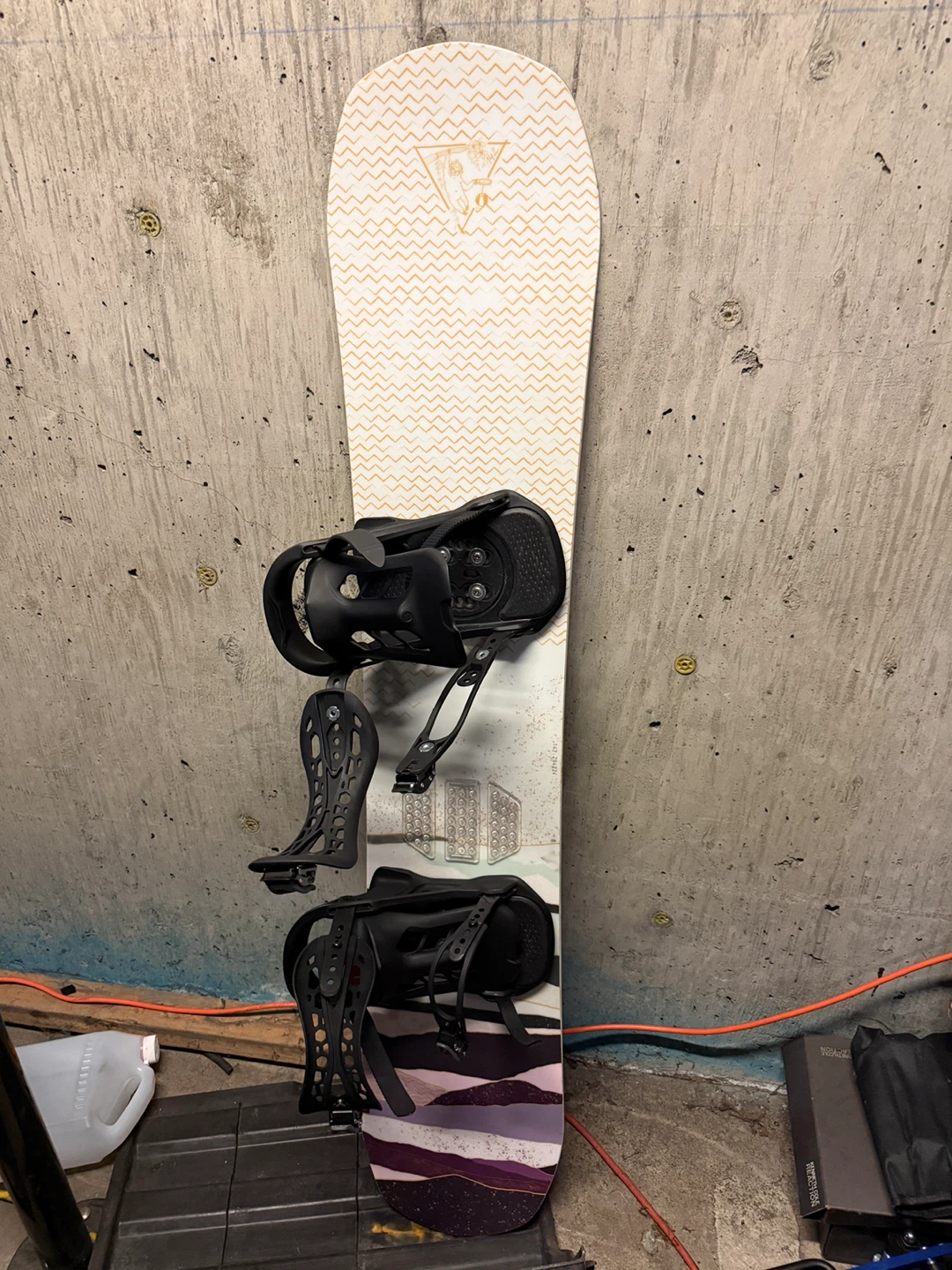 Dreamscape Snowboard with Bindings