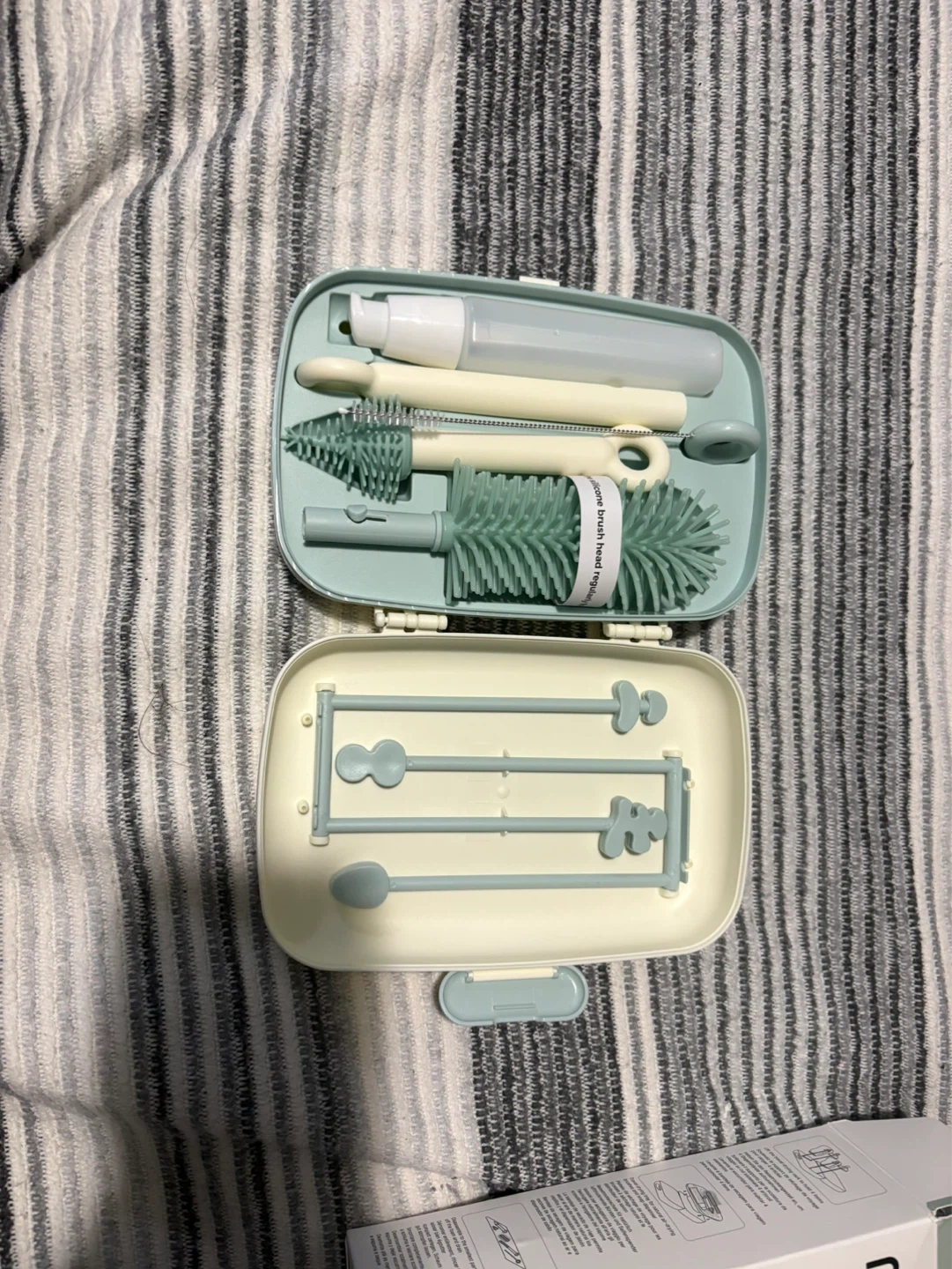 Momcozy 7-in-1 Travel Baby Bottle Cleaning & Drying Rack Set - photo 3