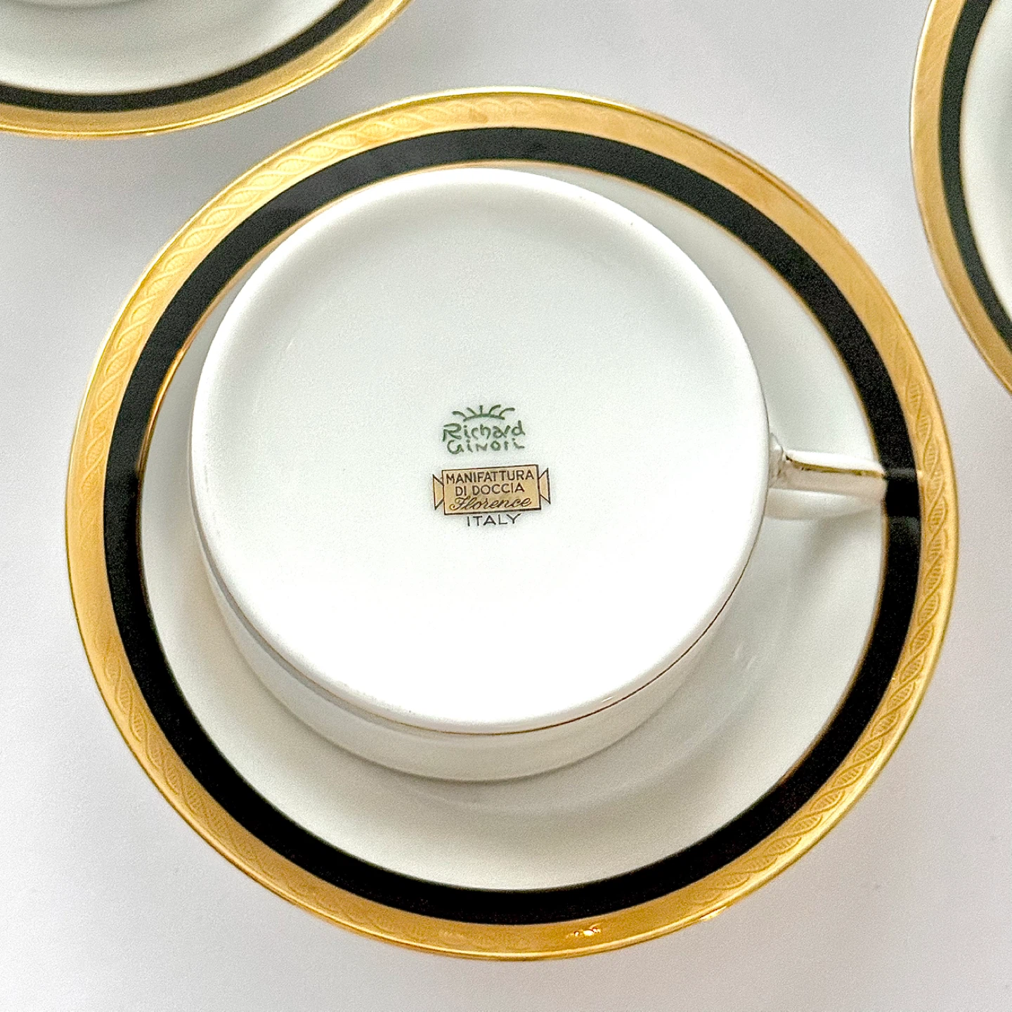 Set of 4 Richard Ginori Black Palermo cups and saucers - photo 4