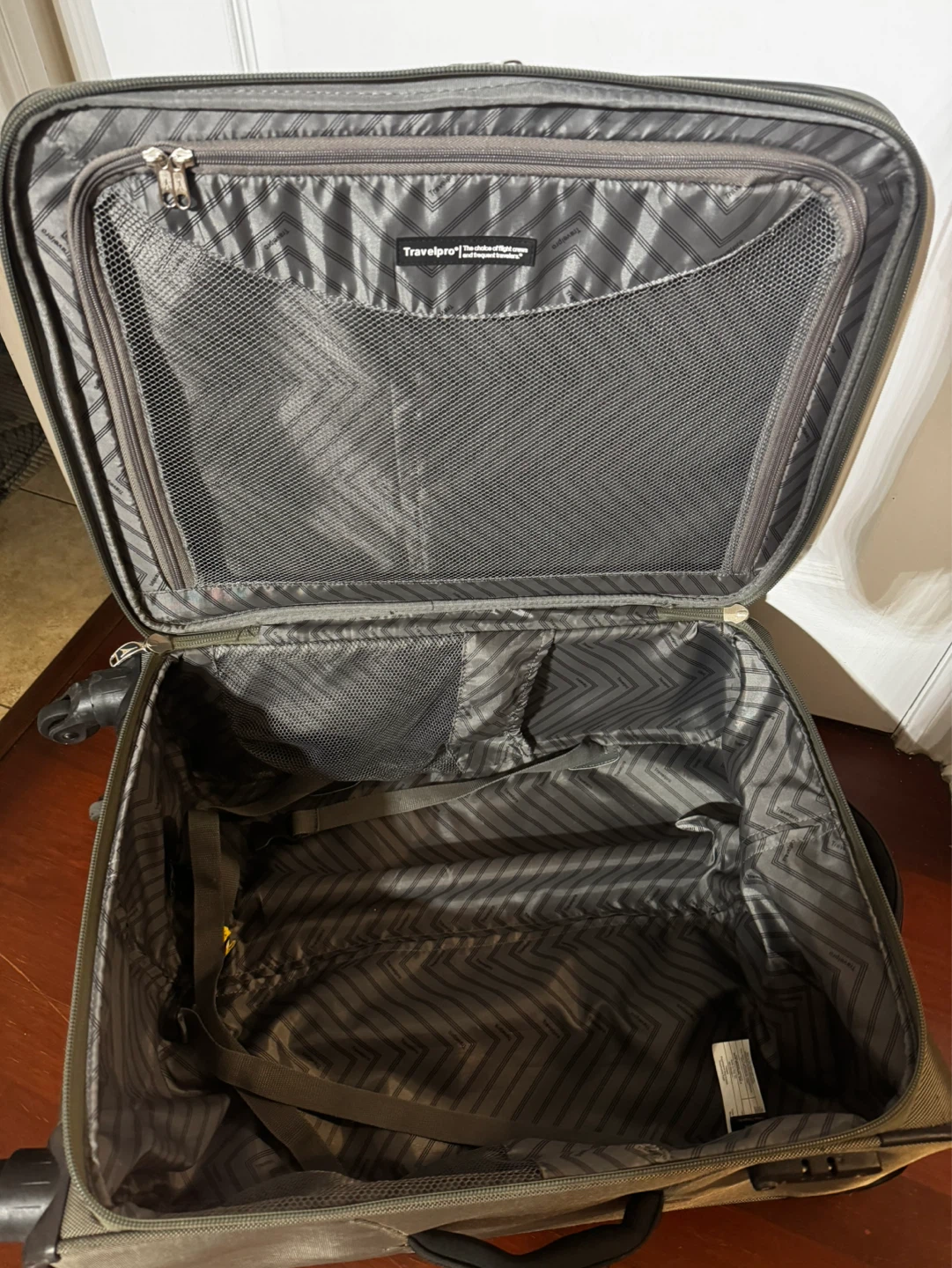 Travelpro Luggage Grey Rolling Suitcase - photo 4