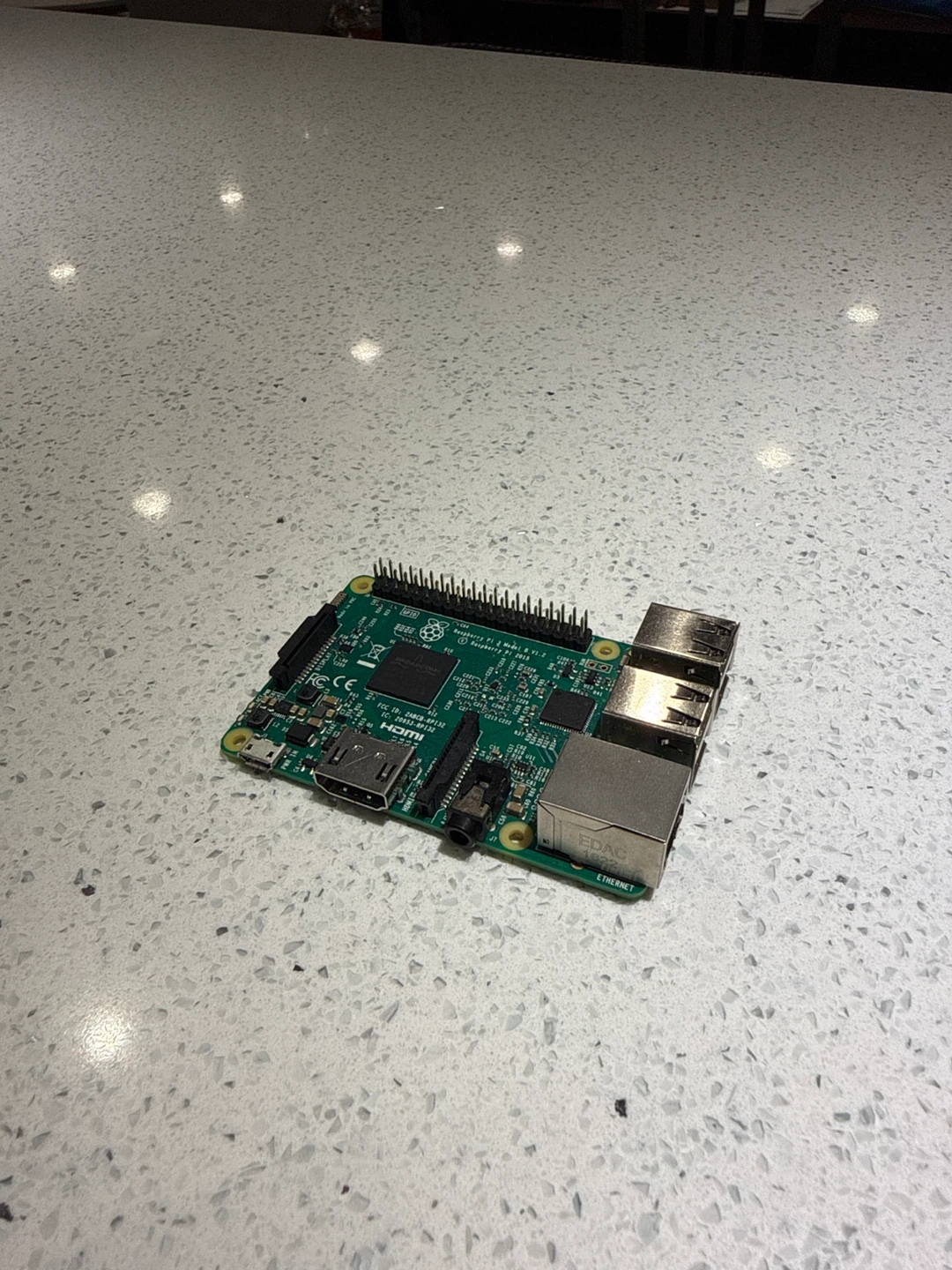 Raspberry Pi 3 Model B+ - NO SD CARD :D
