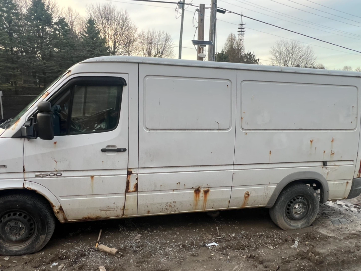 White Dodge Sprinter 2500 Van - photo 3
