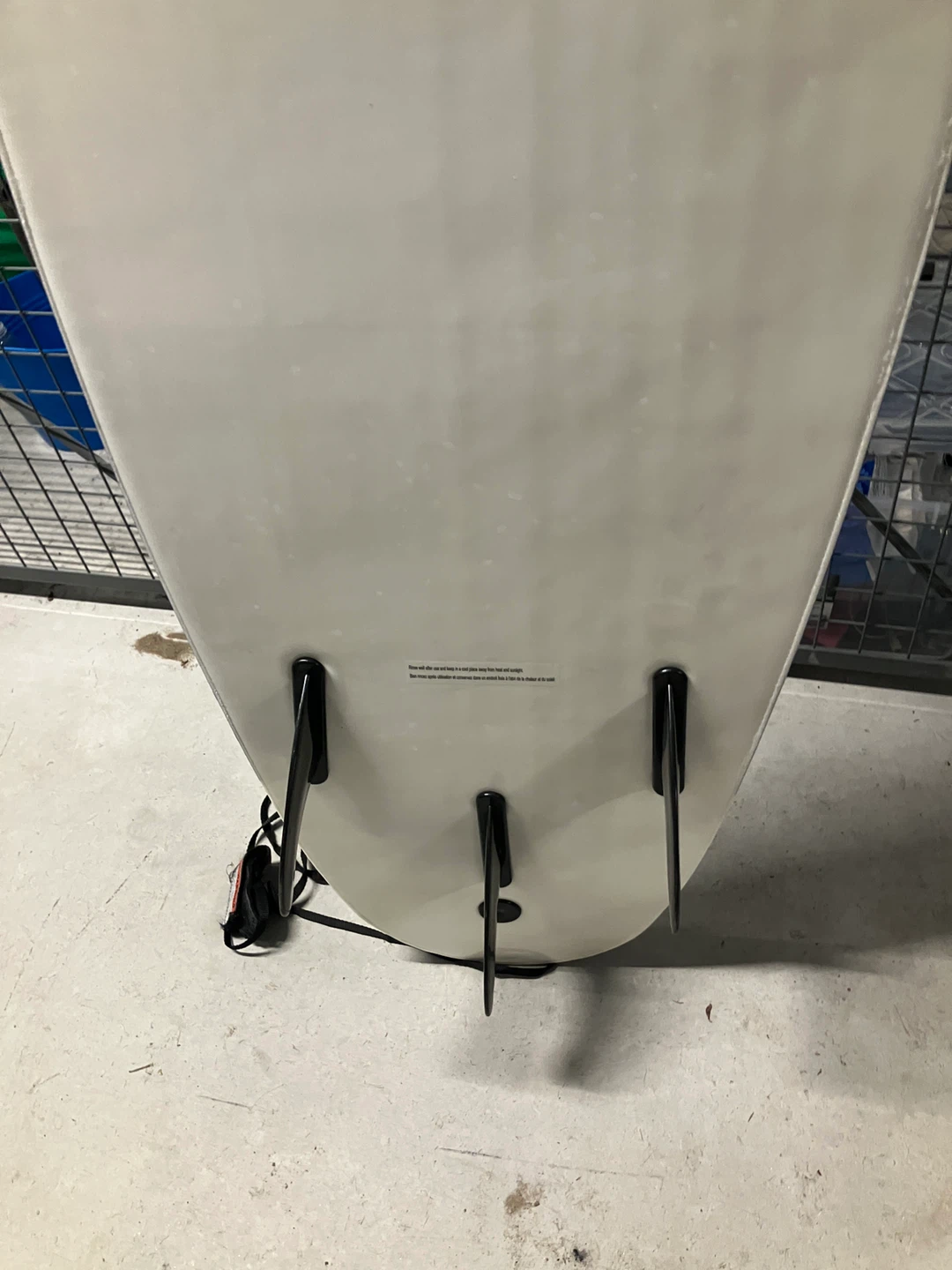 Beginner Surfboard with Leash - photo 3