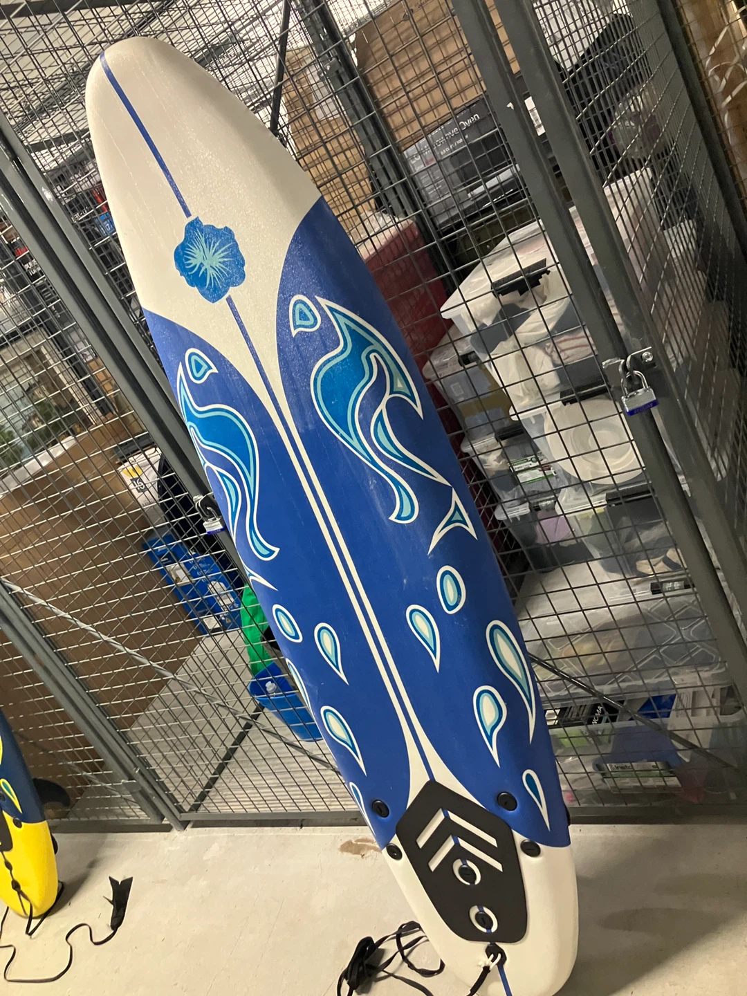 Beginner Surfboard with Leash
