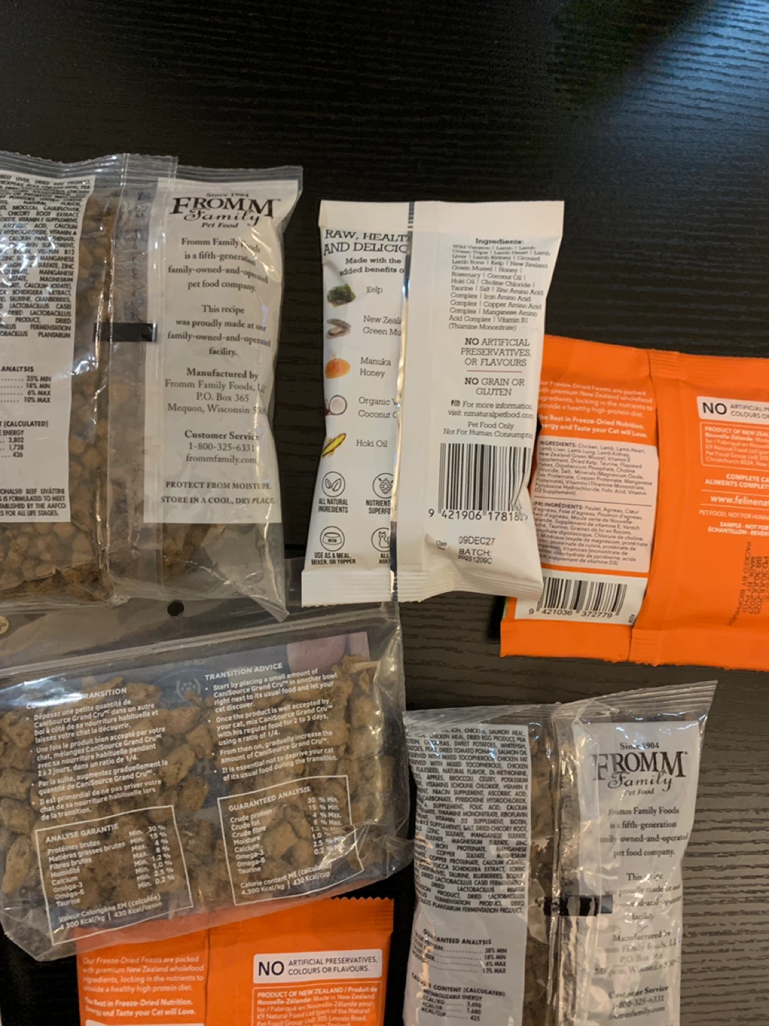 ‼️MUST GO‼️ A LOT of Assorted Cat Food Samples - photo 5