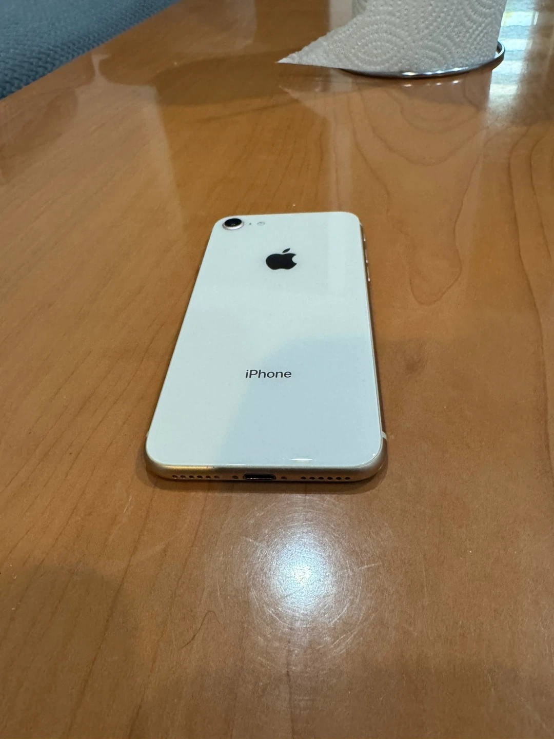 Apple iPhone 8 - Gold - photo 2