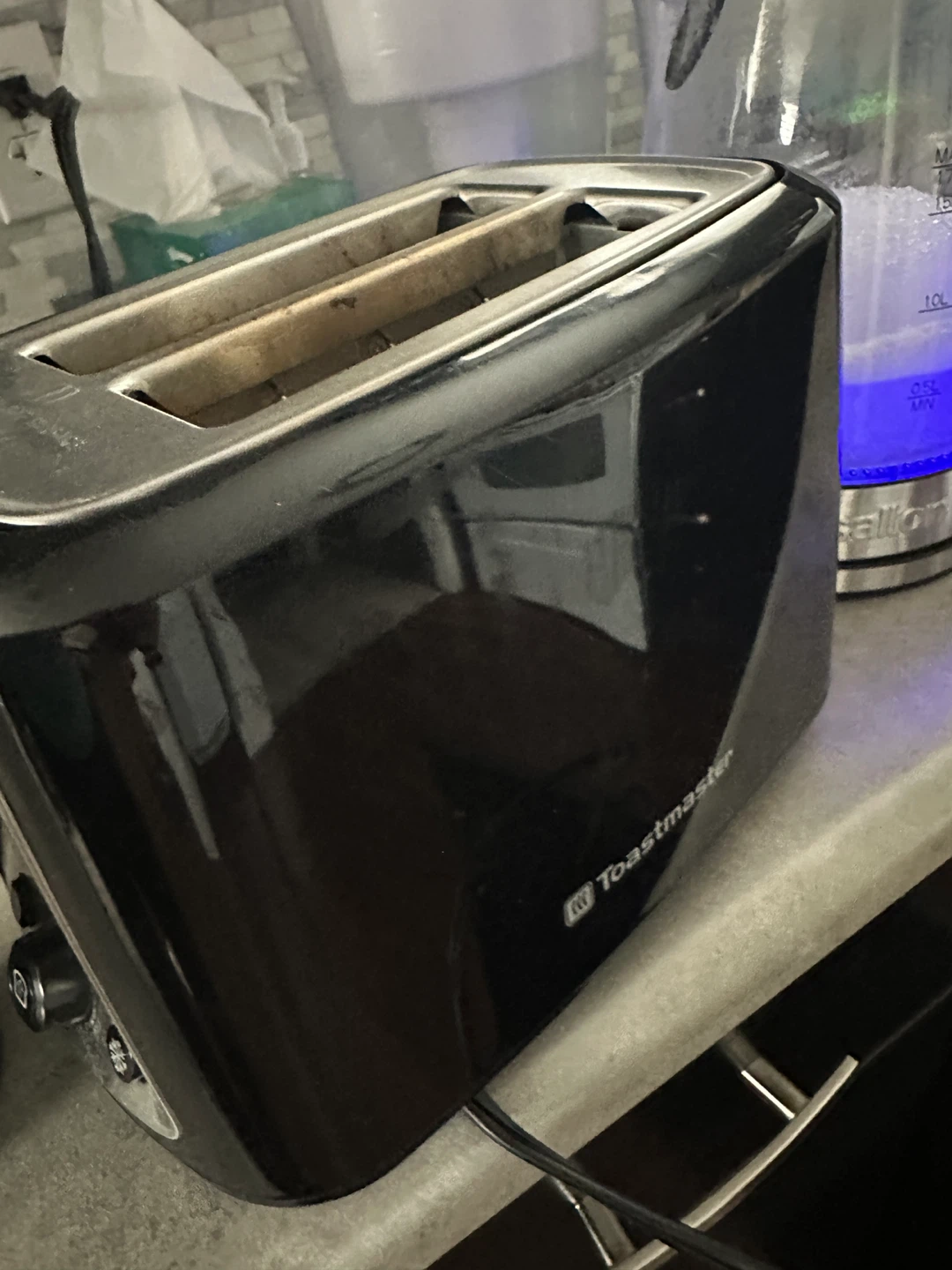 Toastmaster 2-Slice Toaster - photo 2