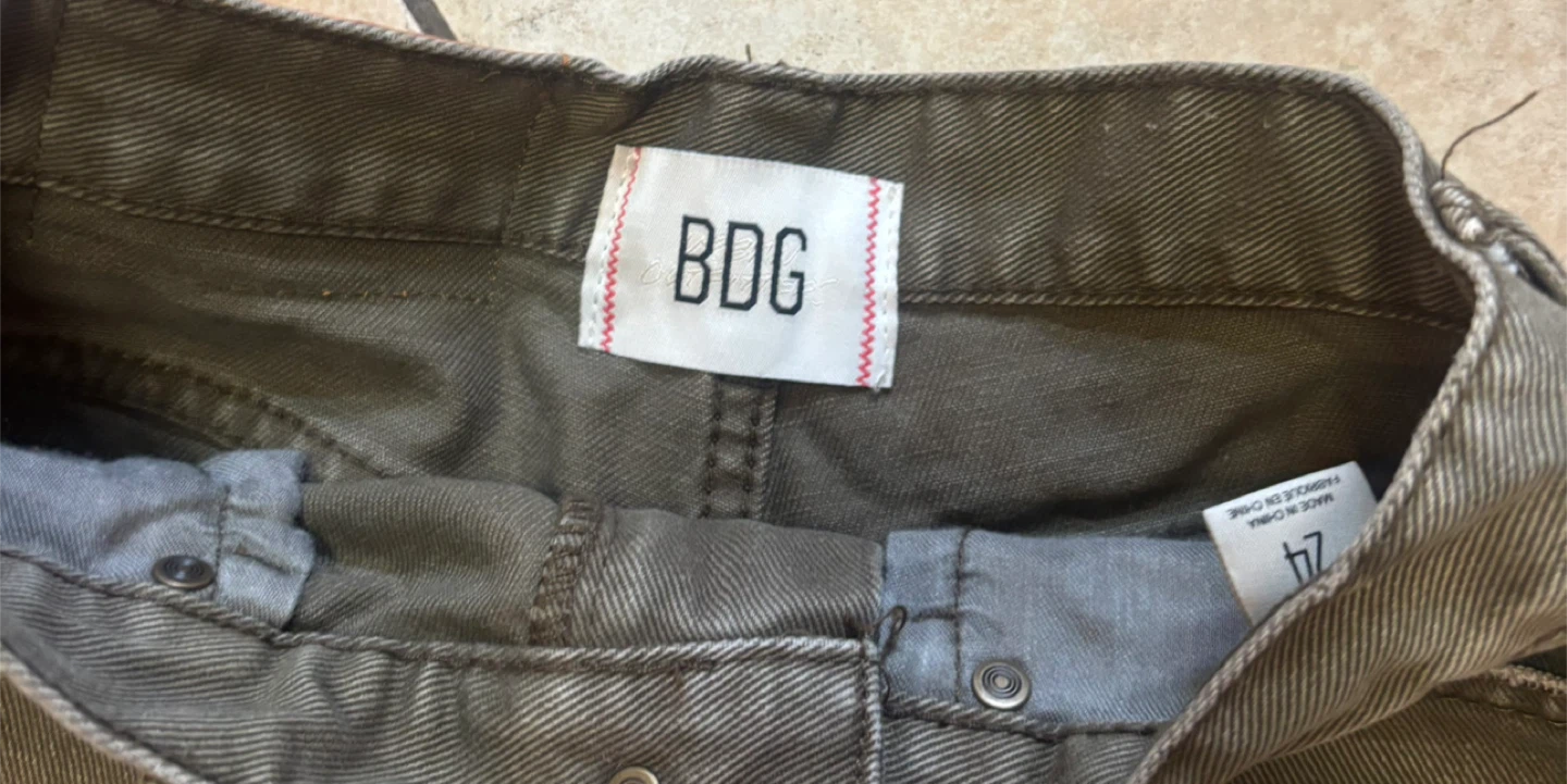 BDG "Cheeky Short" Size 24 Denim Shorts - photo 3