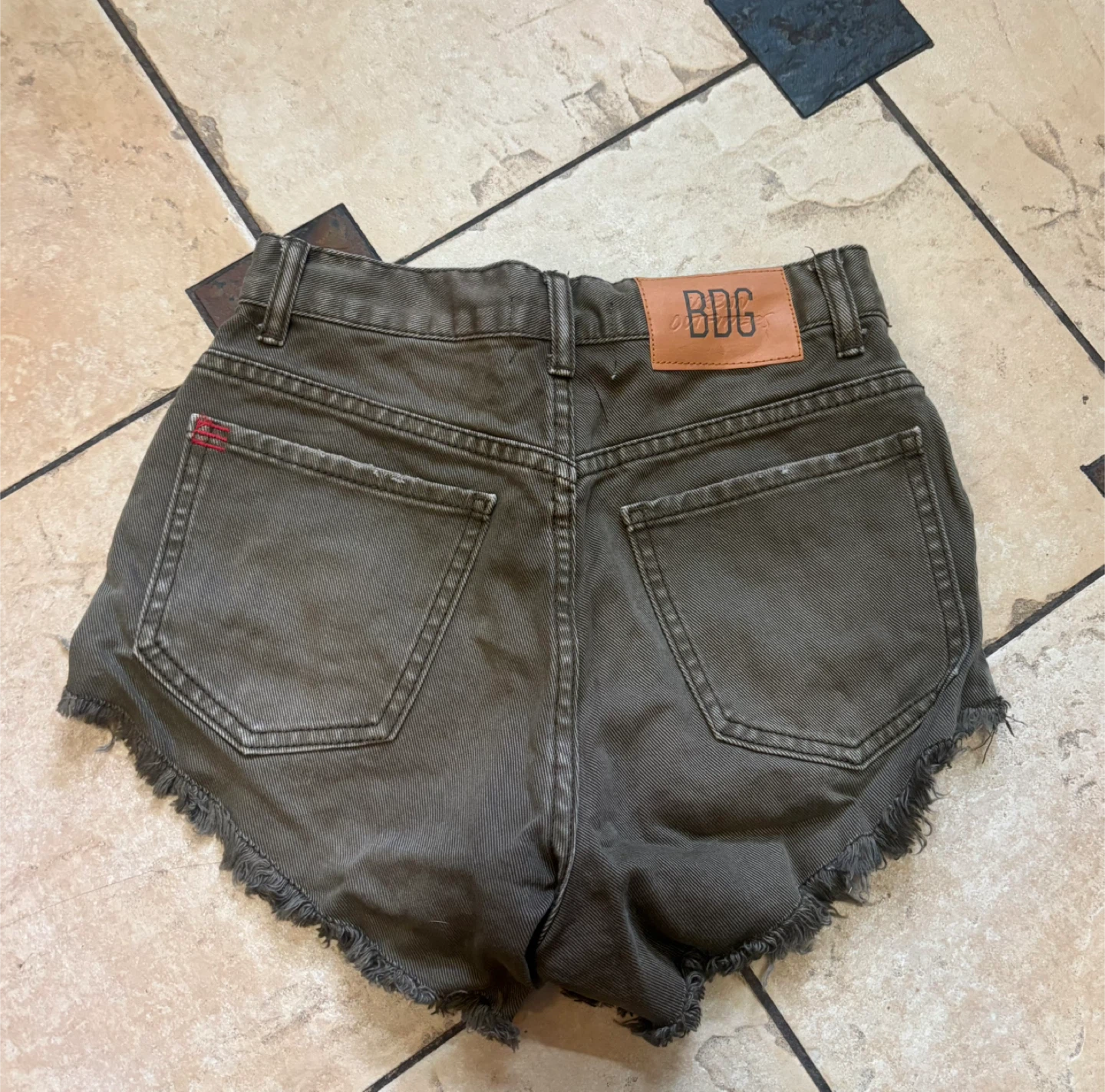 BDG "Cheeky Short" Size 24 Denim Shorts - photo 2