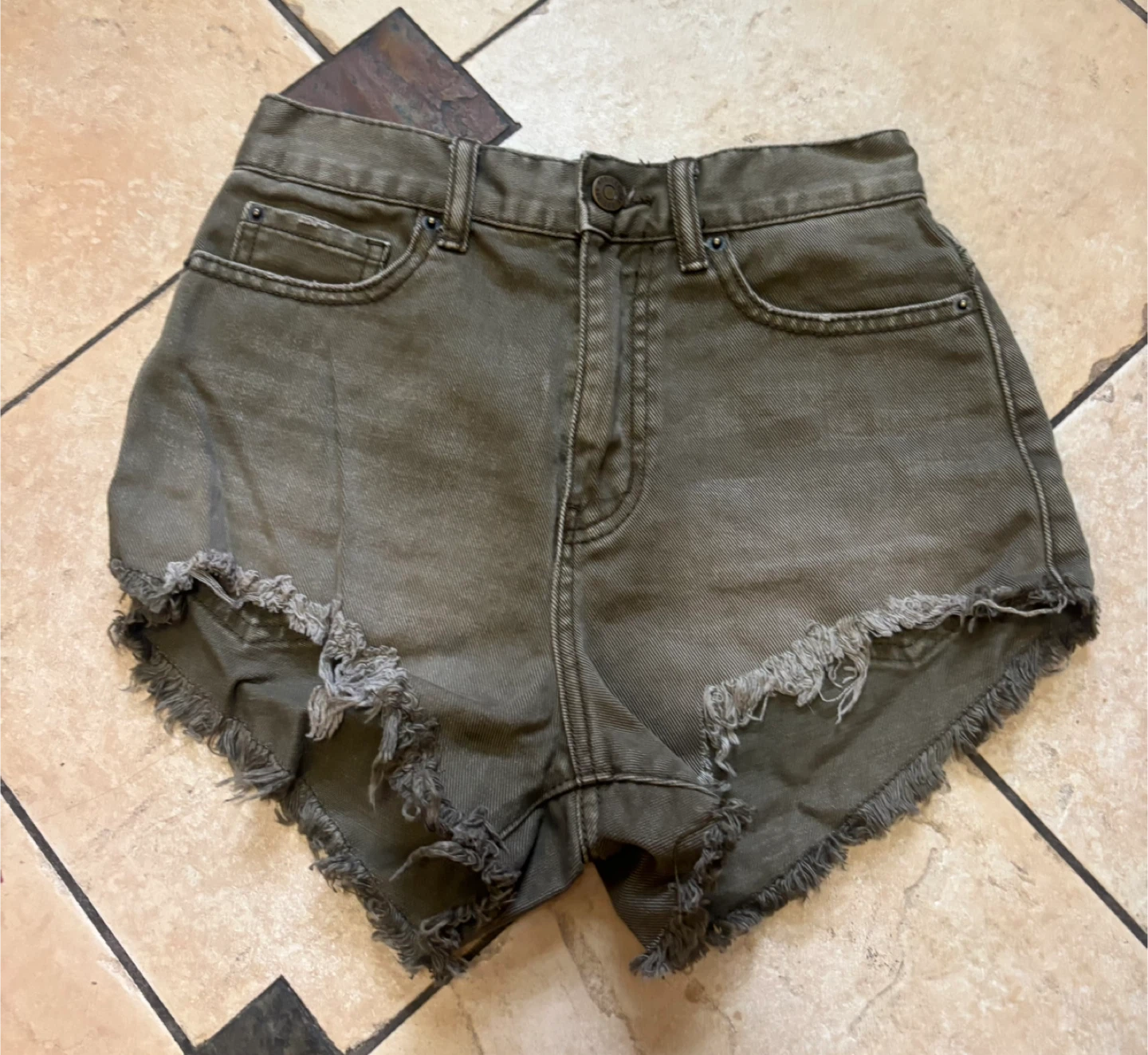 BDG "Cheeky Short" Size 24 Denim Shorts - photo 4