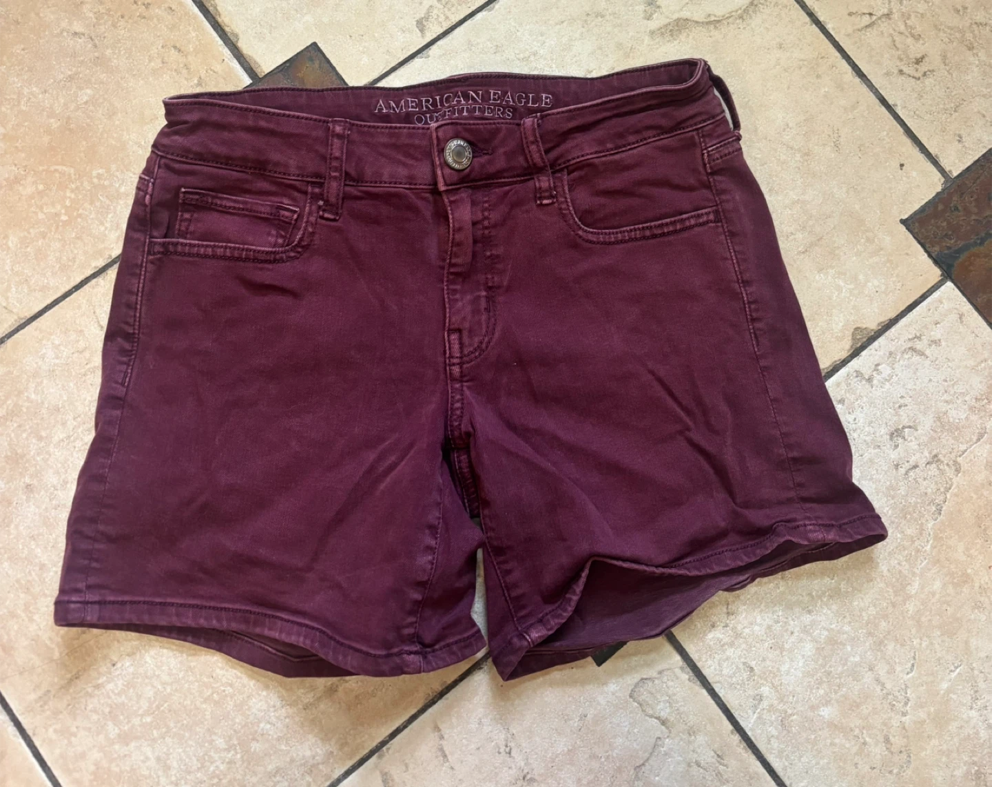 American Eagle  Burgundy shorts