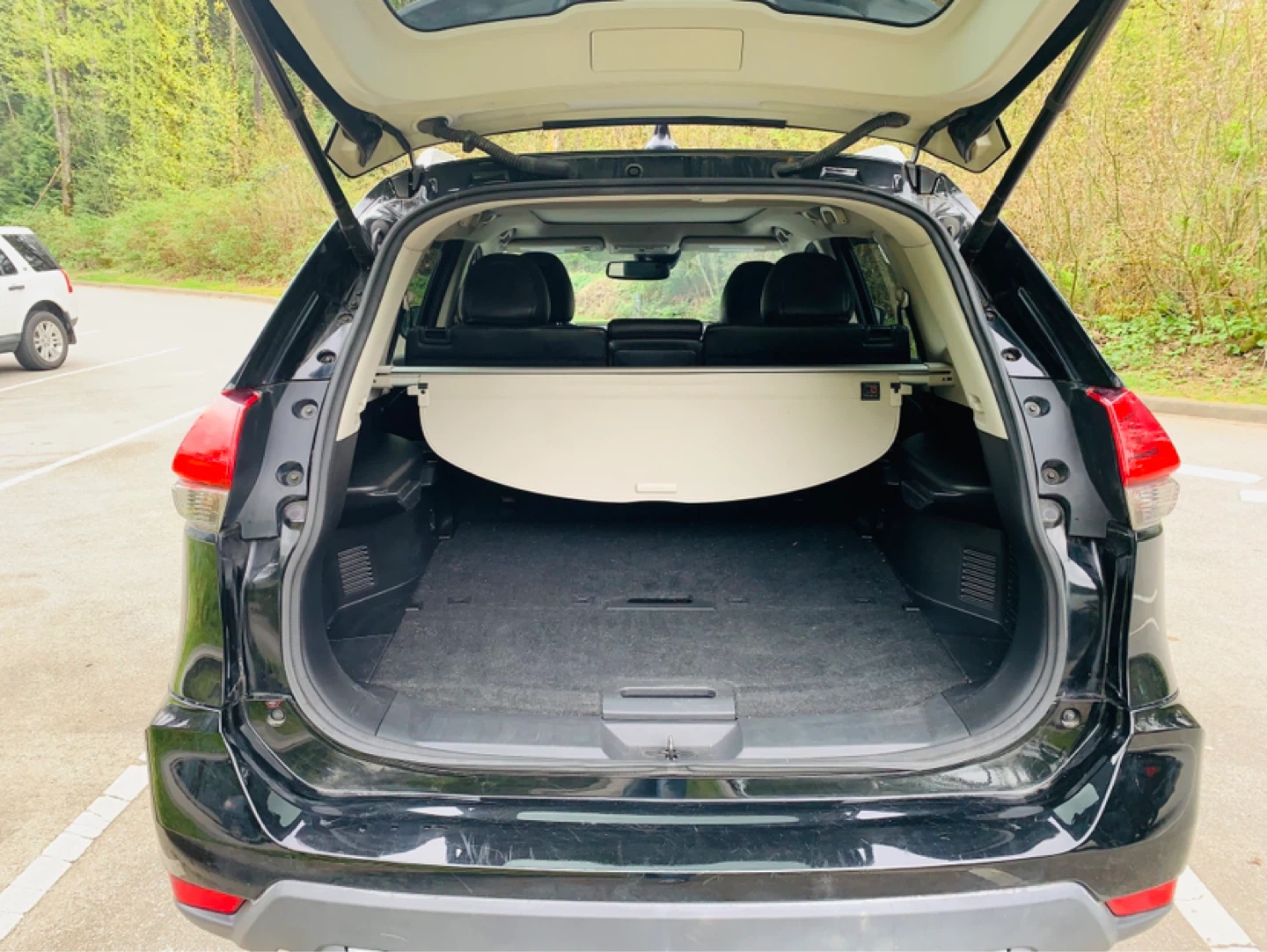 2017 Black Nissan Rogue SL - photo 5