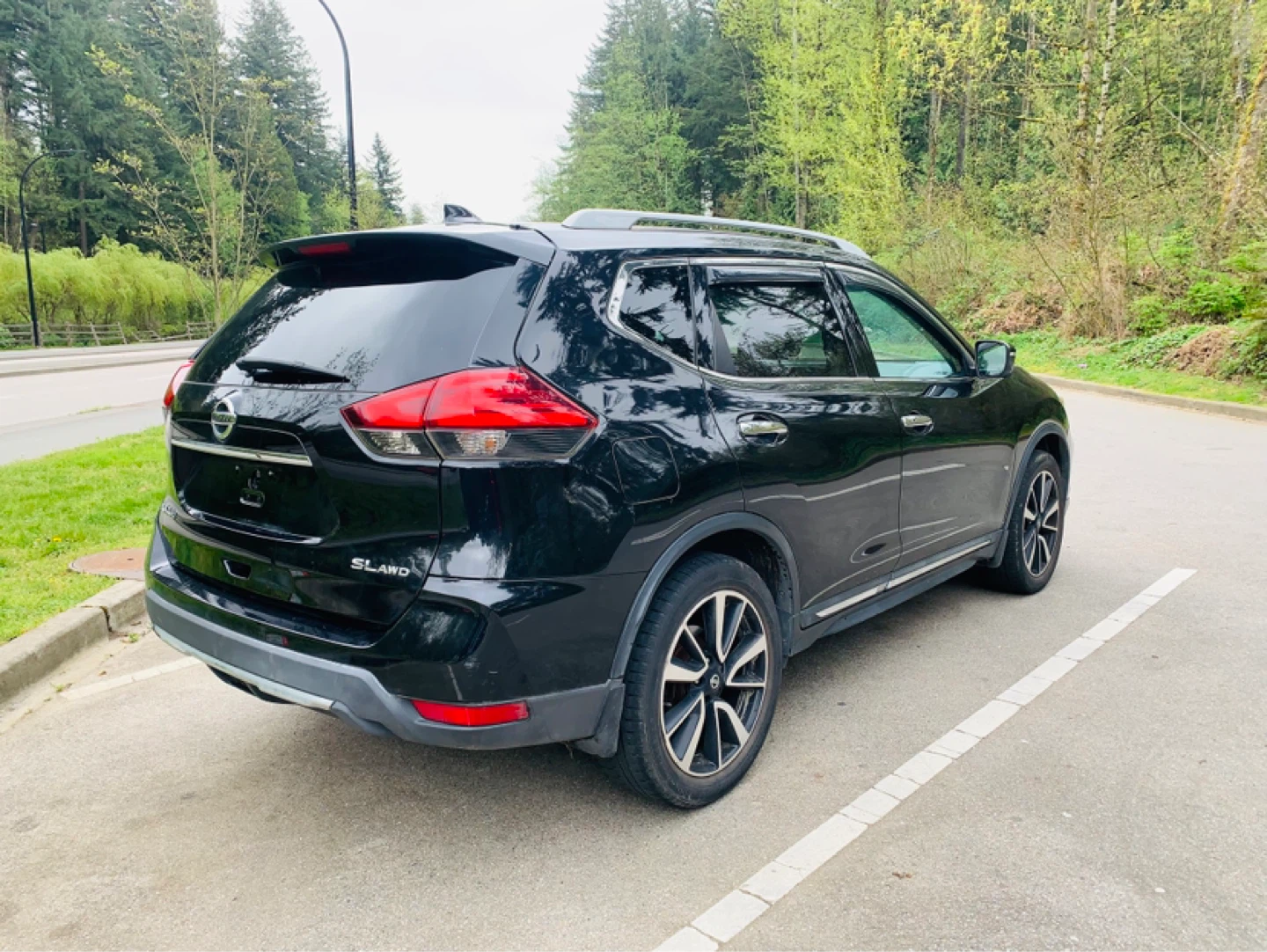 2017 Black Nissan Rogue SL - photo 3