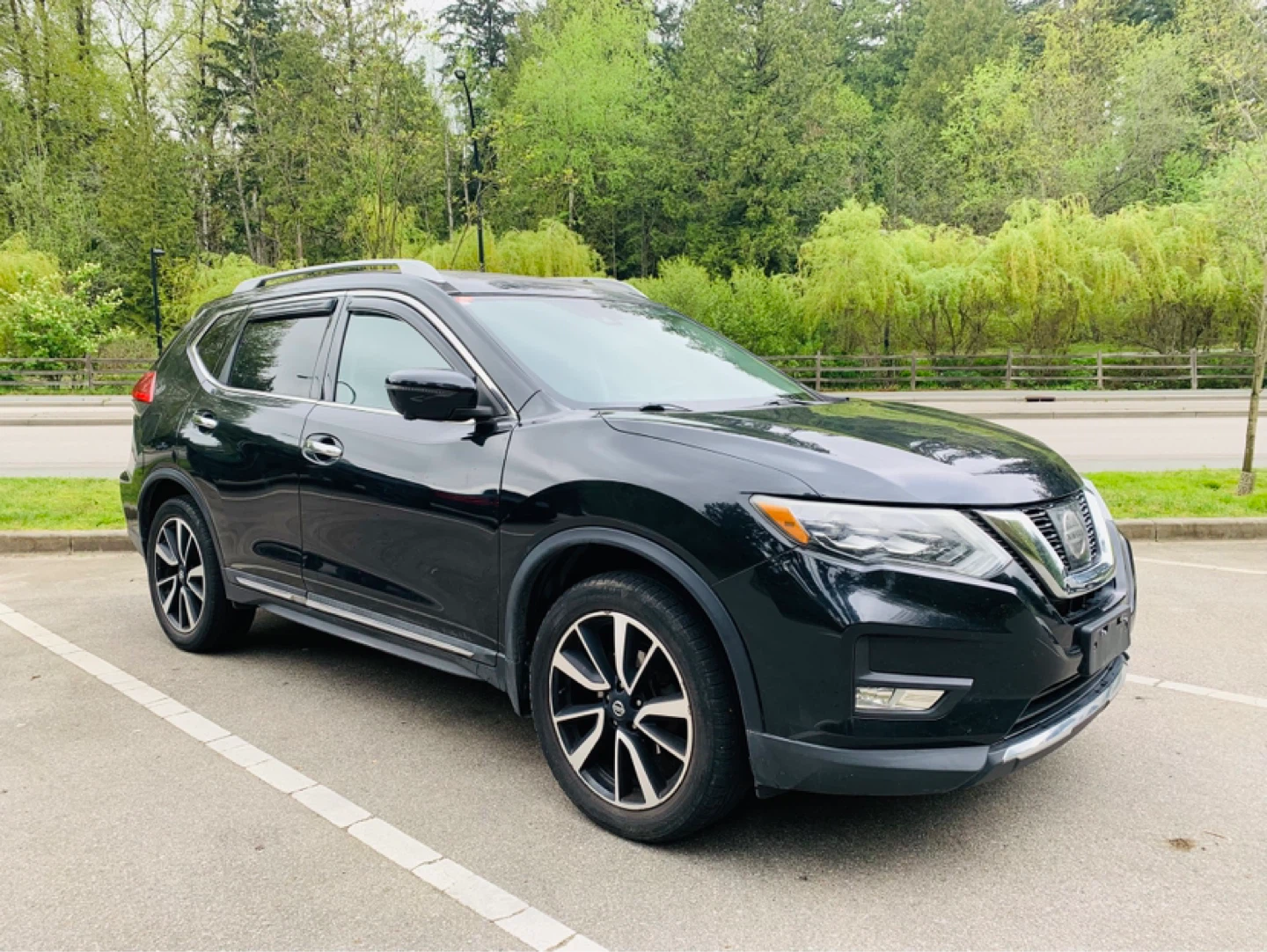 2017 Black Nissan Rogue SL - photo 2