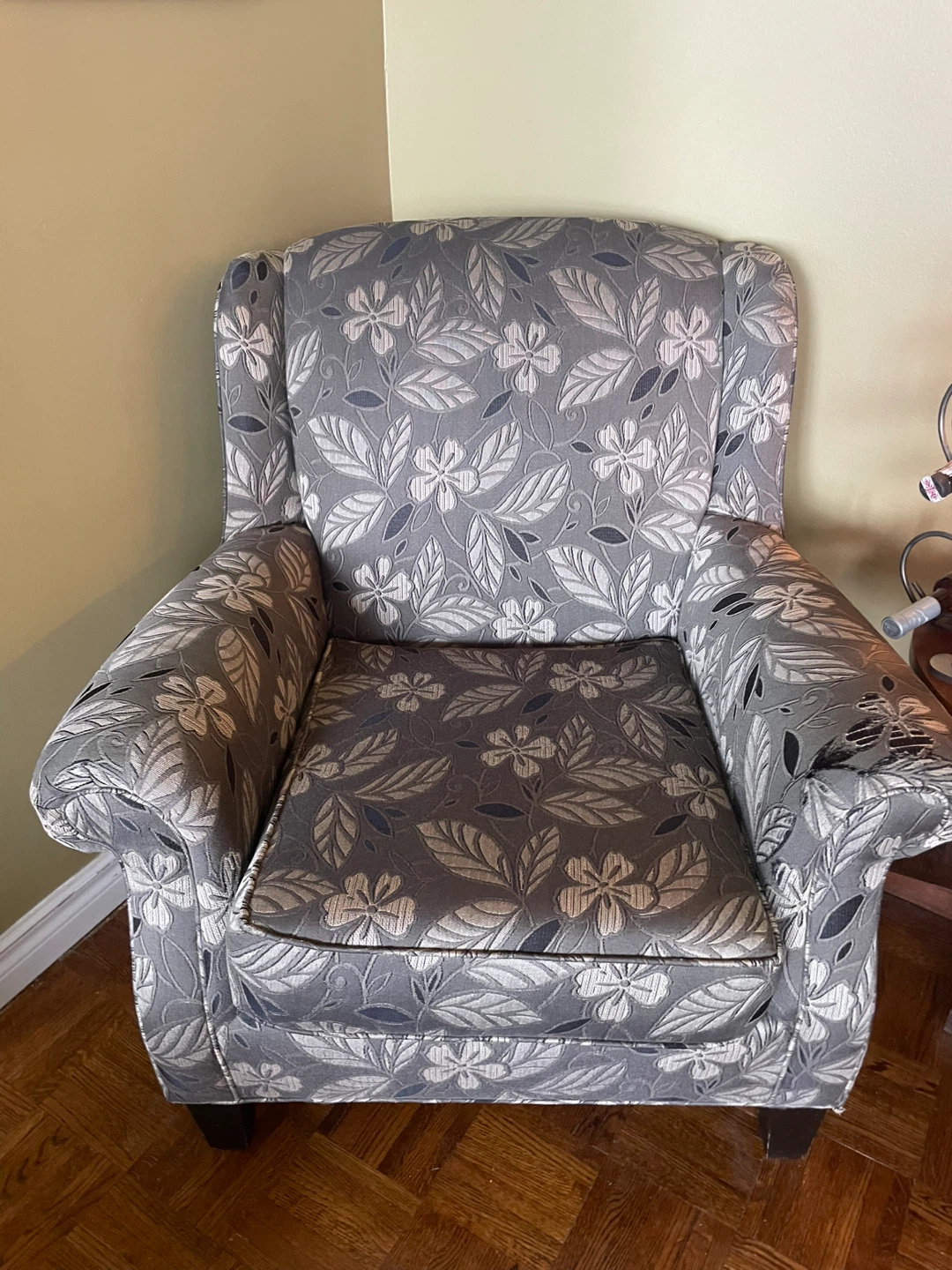 Wingback Armchair with Floral Pattern - photo 3