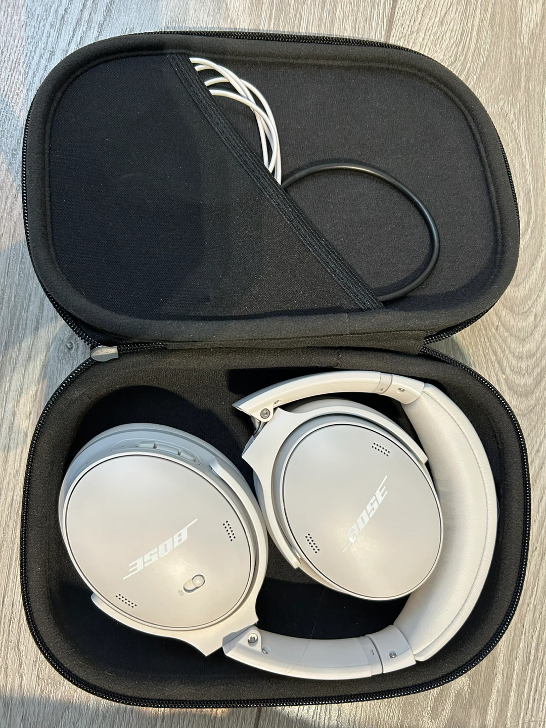 Bose QuietComfort 45 Noise Cancelling Headphones - White - photo 2