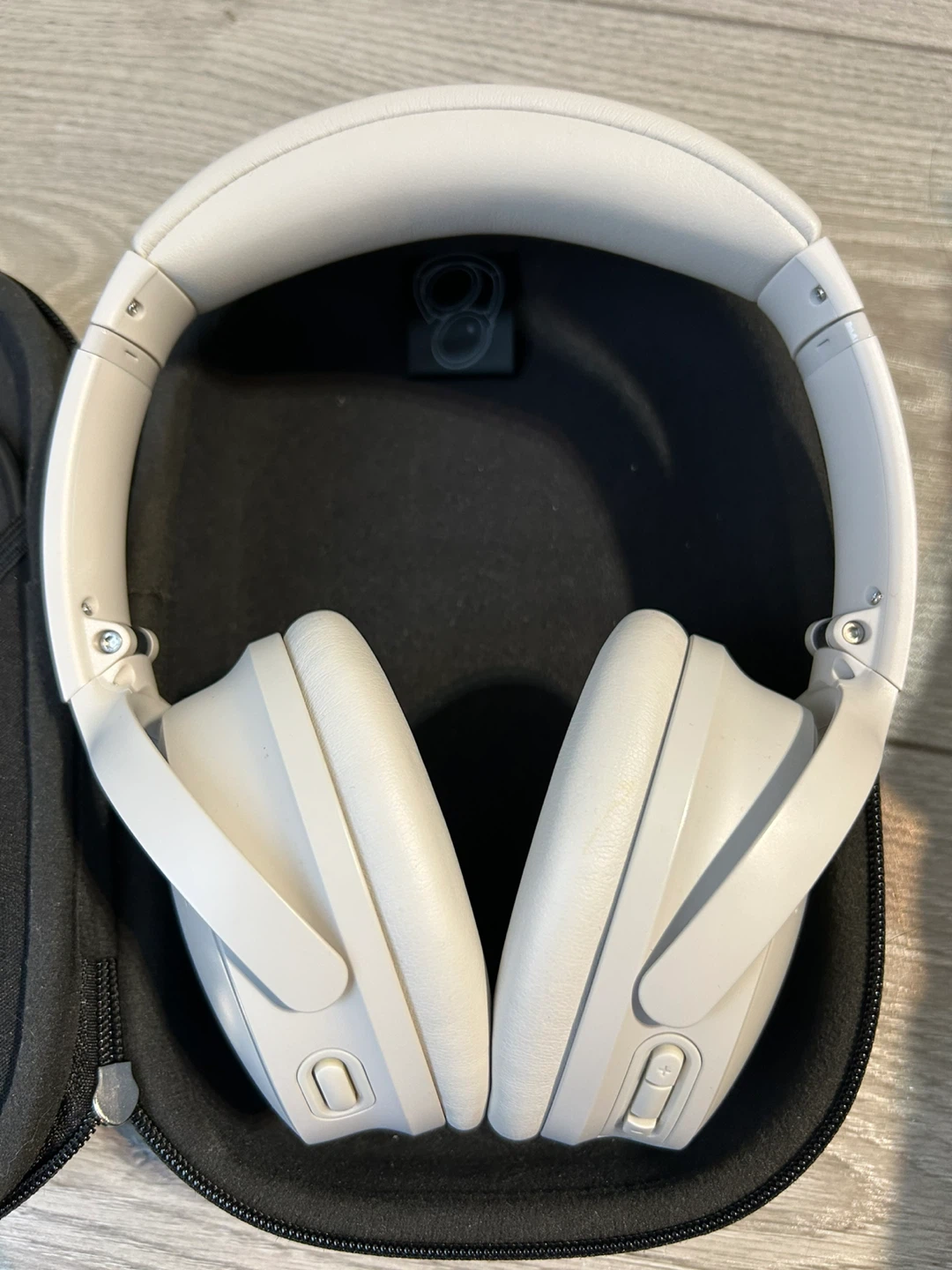 Bose QuietComfort 45 Noise Cancelling Headphones - White - photo 4