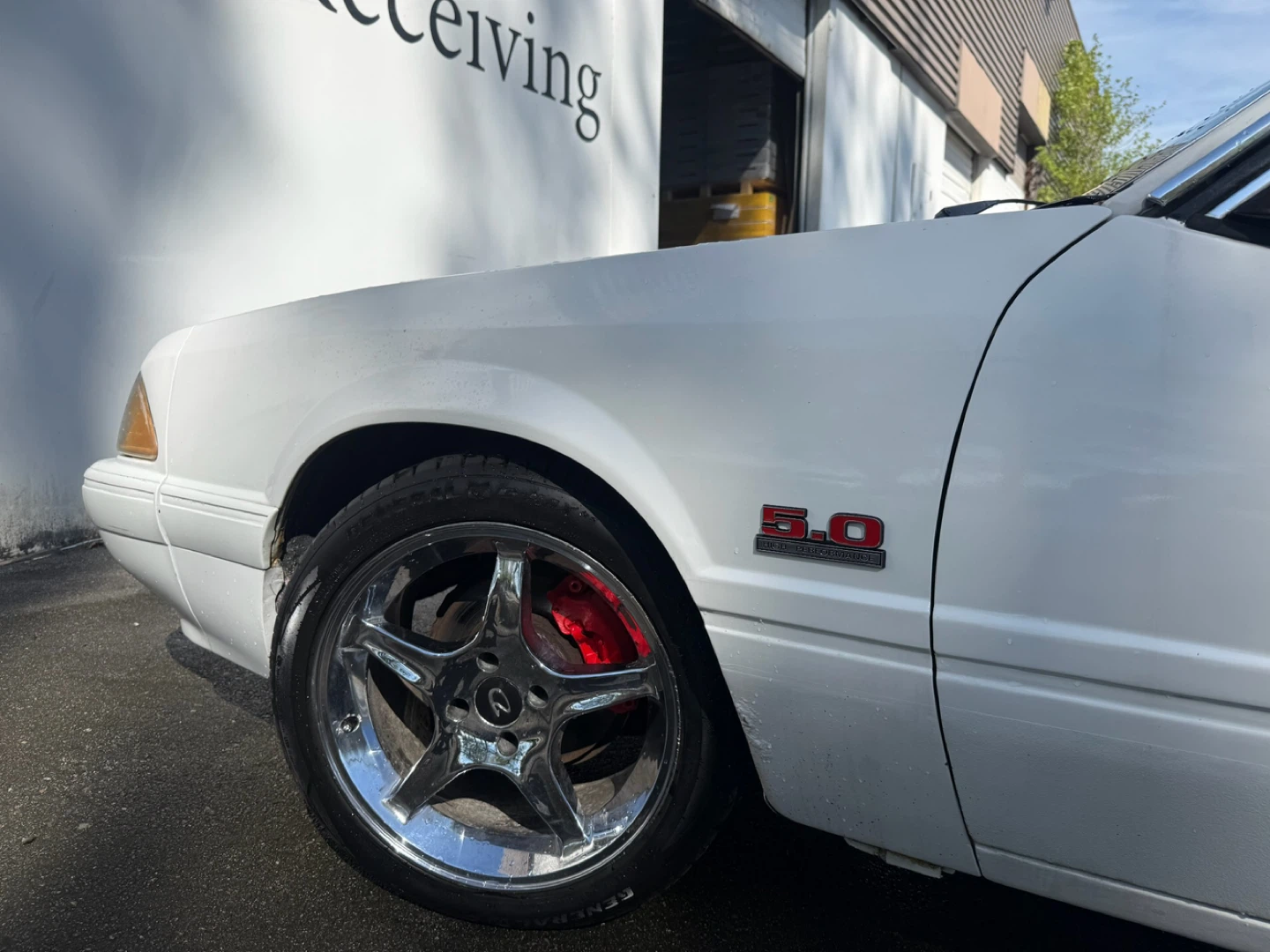 White Ford Mustang 5.0 - photo 4