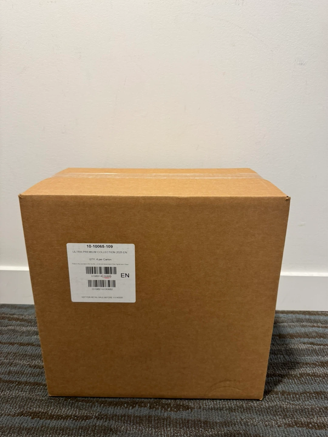 Mega Charizard ultra premium collection sealed case - photo 3
