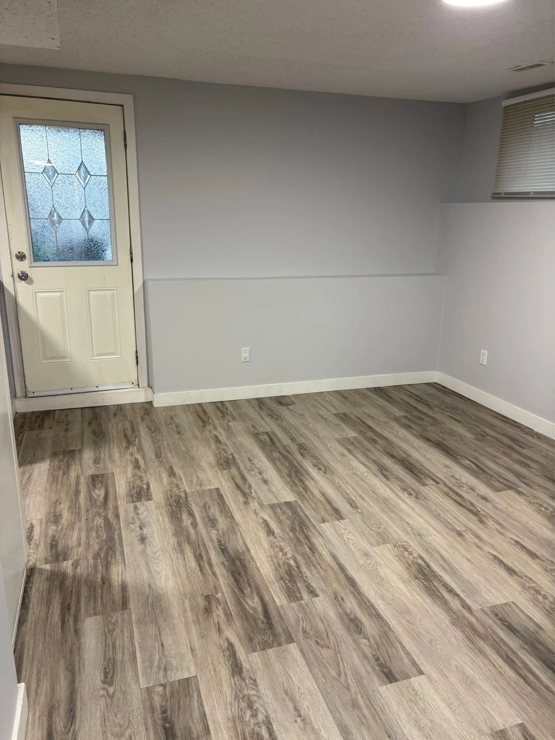 2 bedrooms basement available for rent , Utilities included - photo 5