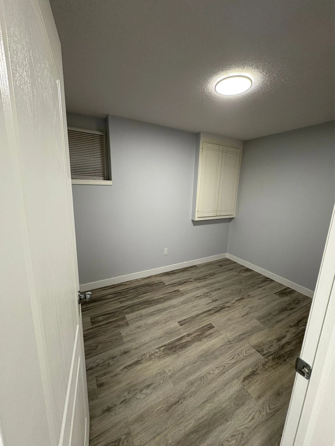 2 bedrooms basement available for rent , Utilities included - photo 2