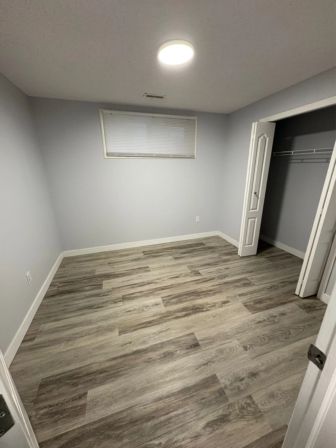 2 bedrooms basement available for rent , Utilities included - photo 3