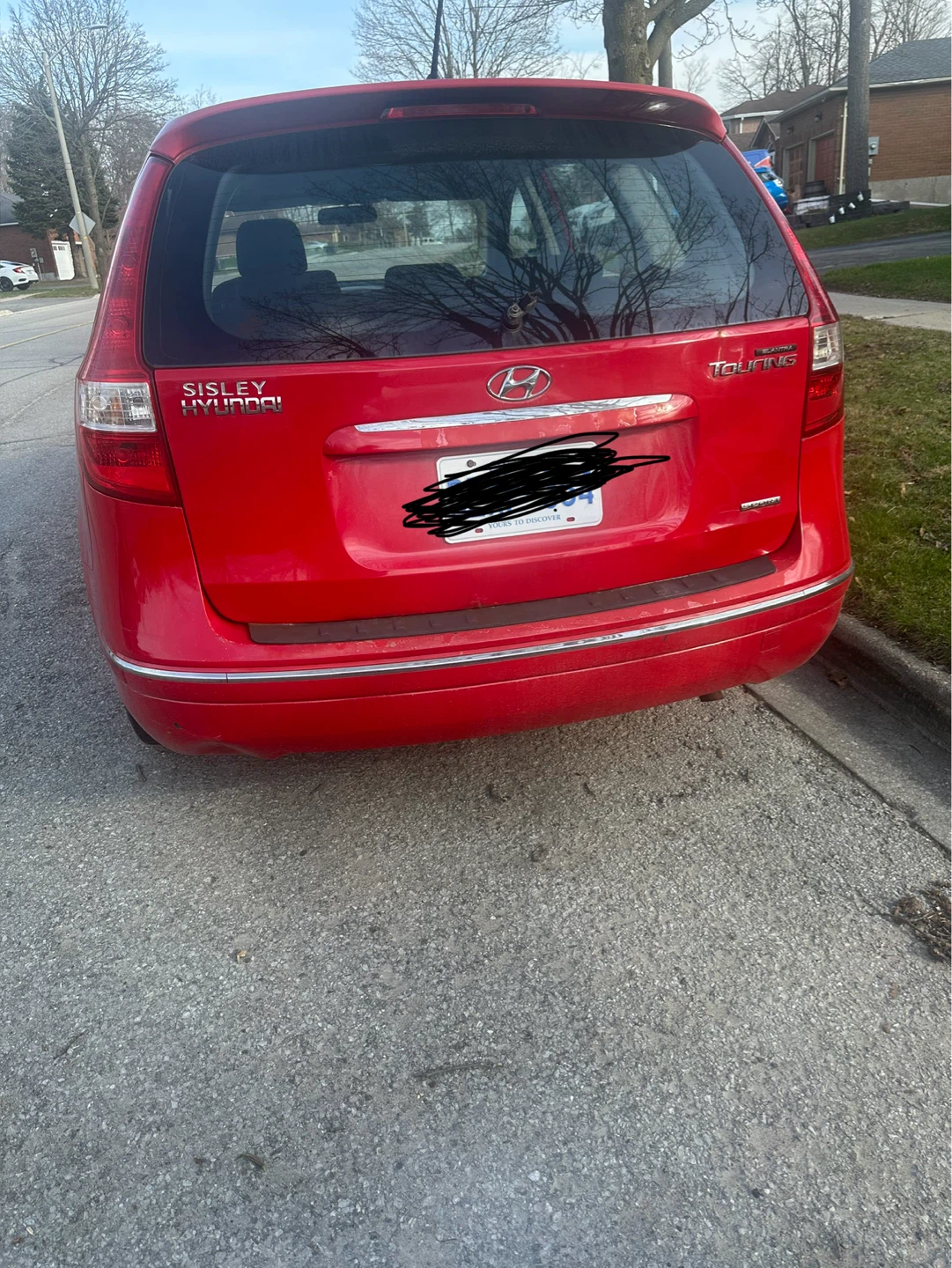 Red Hyundai Elantra Touring - photo 3