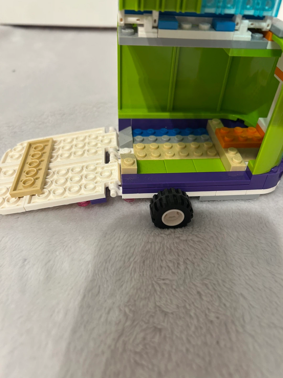 LEGO Friends Horse Trailer with Jeep and Accessories - photo 4