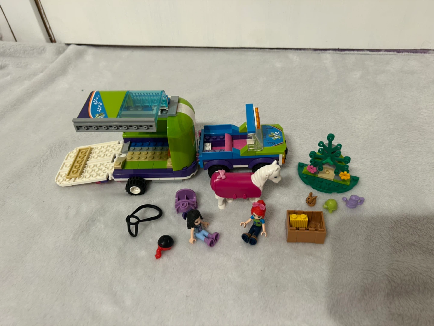 LEGO Friends Horse Trailer with Jeep and Accessories