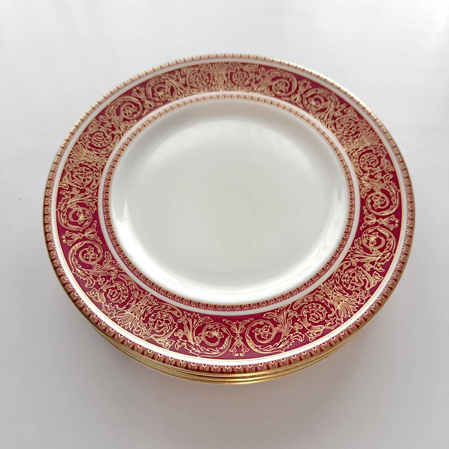 Set of 4 Royal Doulton Red Buckingham 8” plates - photo 2