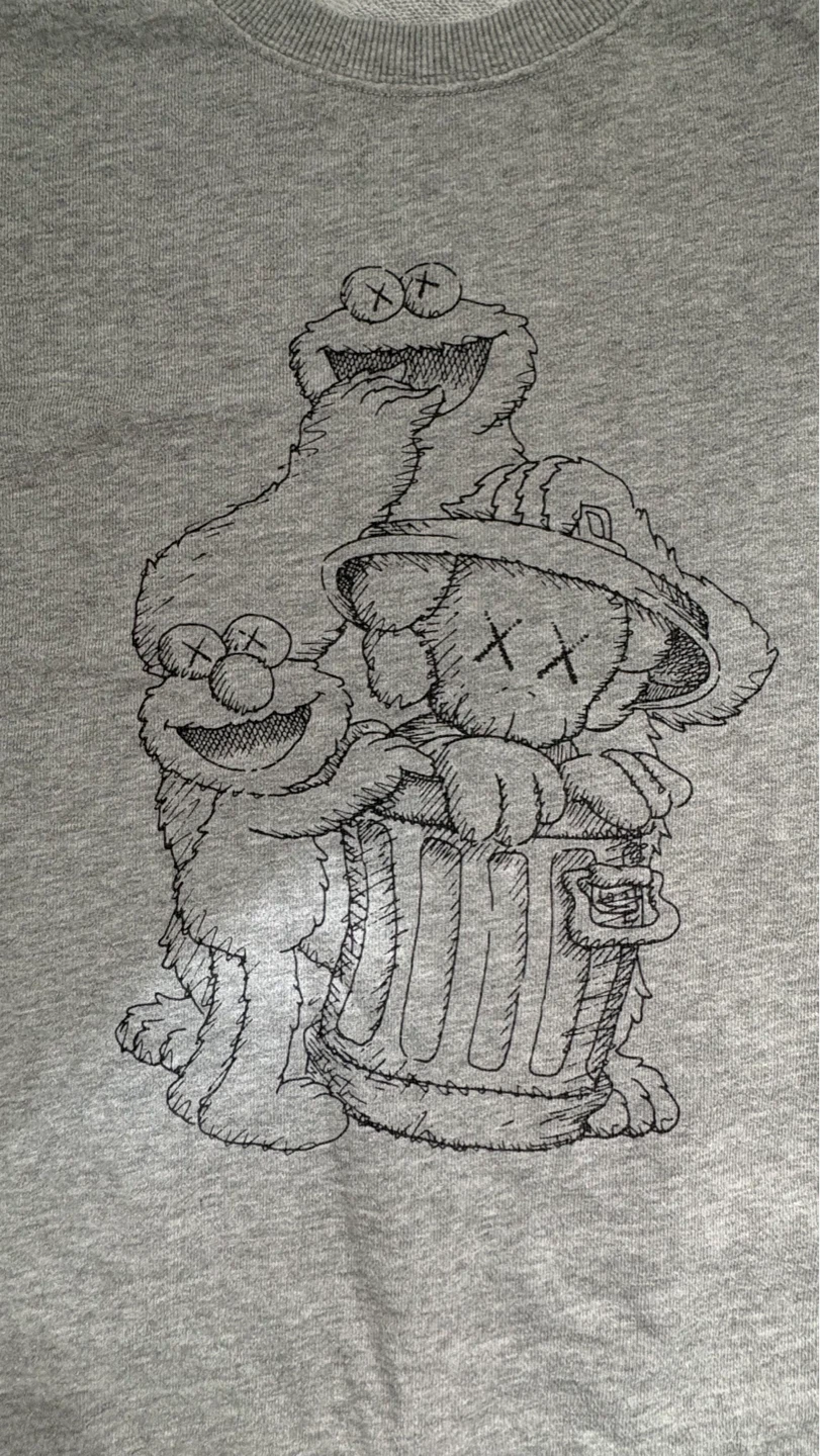 UNIQLO UT KAWS Sesame Street Graphic Crewneck Sweatshirt Size S - photo 2