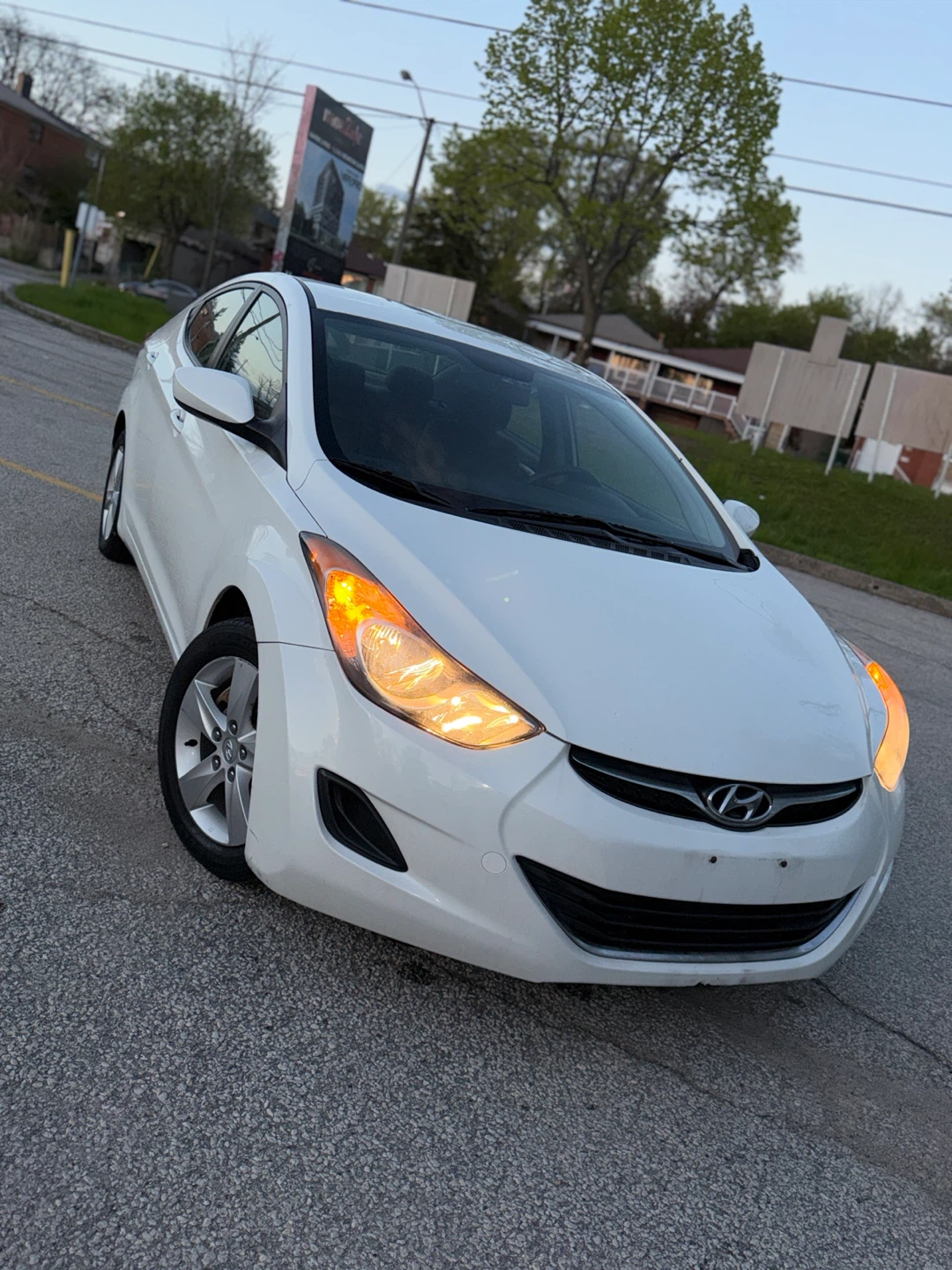 2012 Hyundai Elantra limited White Sedan