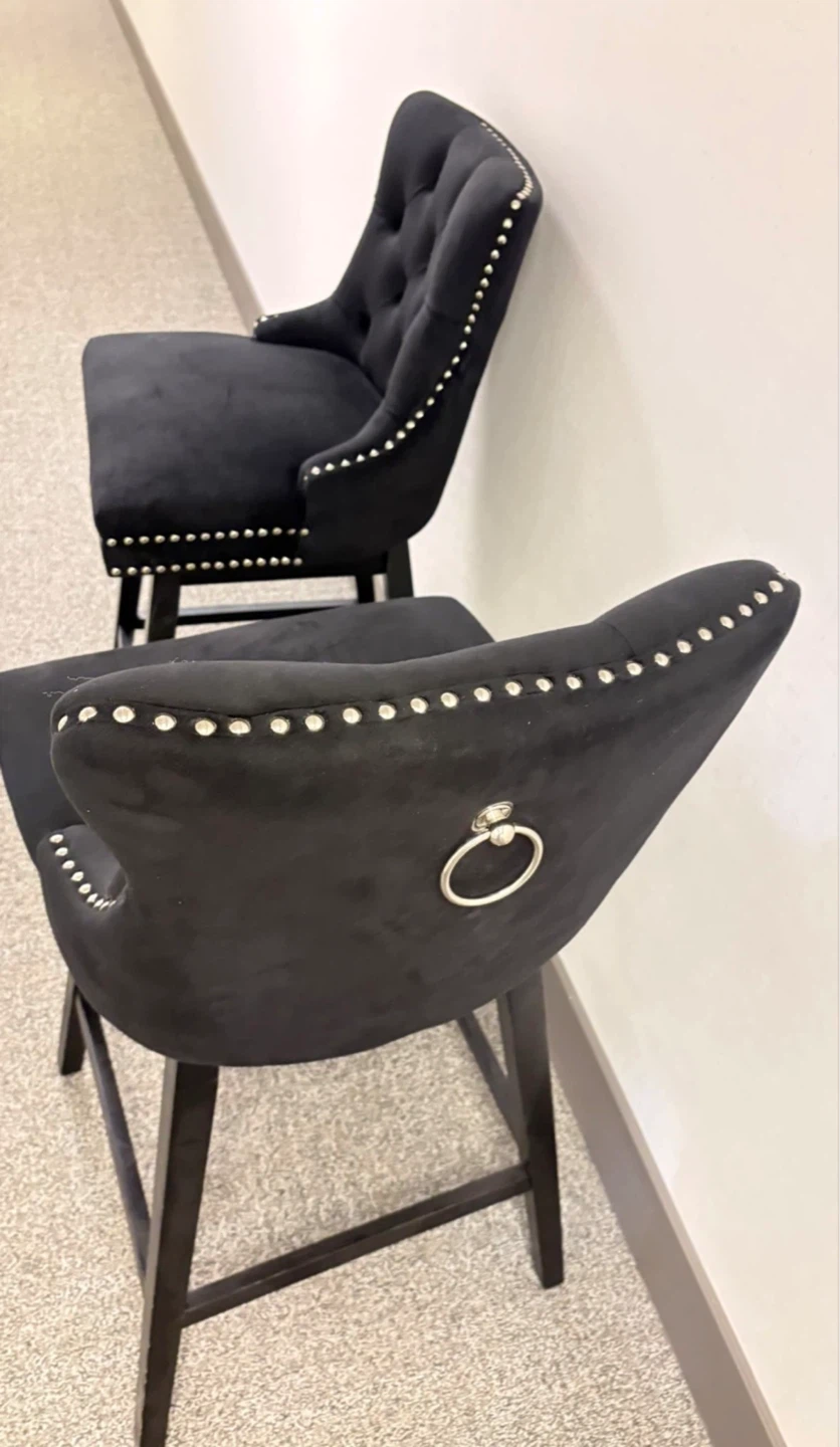 Set of 2 Black Velvet Tufted Bar Stools - photo 5