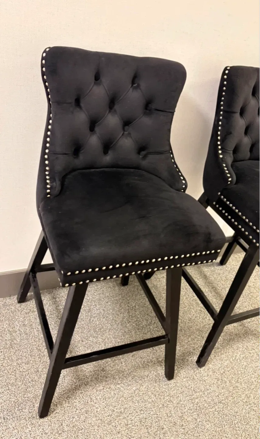 Set of 2 Black Velvet Tufted Bar Stools - photo 3