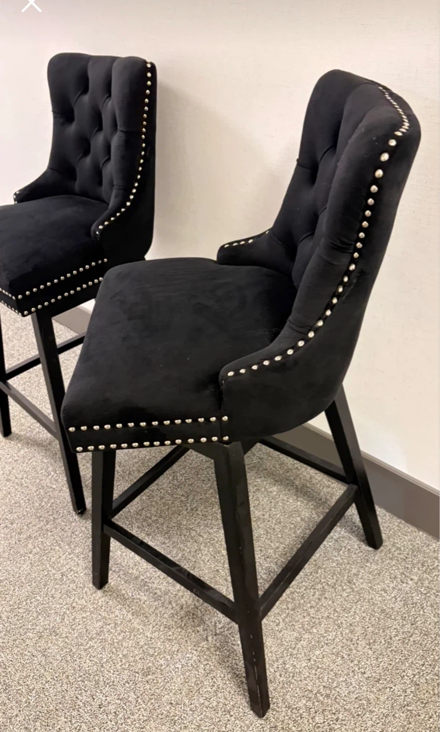 Set of 2 Black Velvet Tufted Bar Stools - photo 2