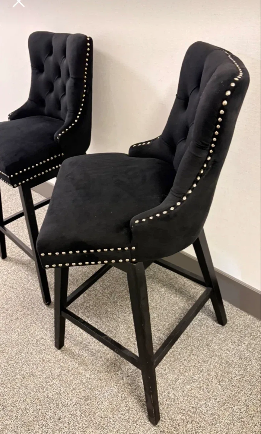 Set of 2 Black Velvet Tufted Bar Stools - photo 2