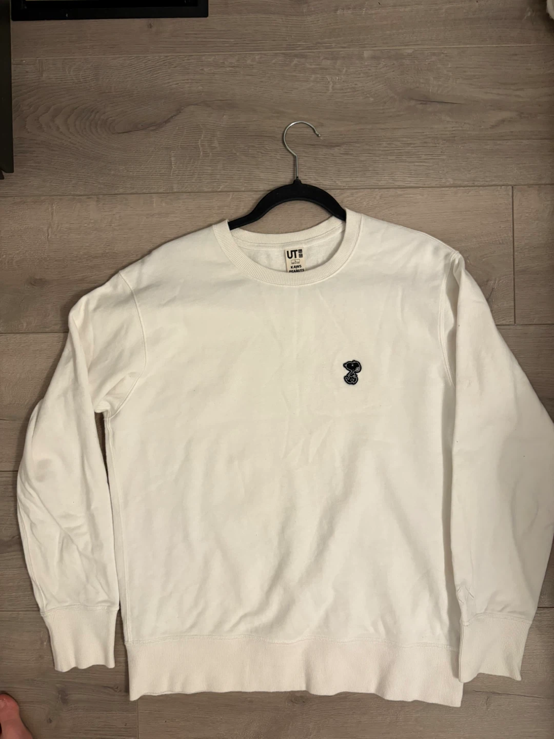 Kaws x peanuts crewnexk Uniqlo